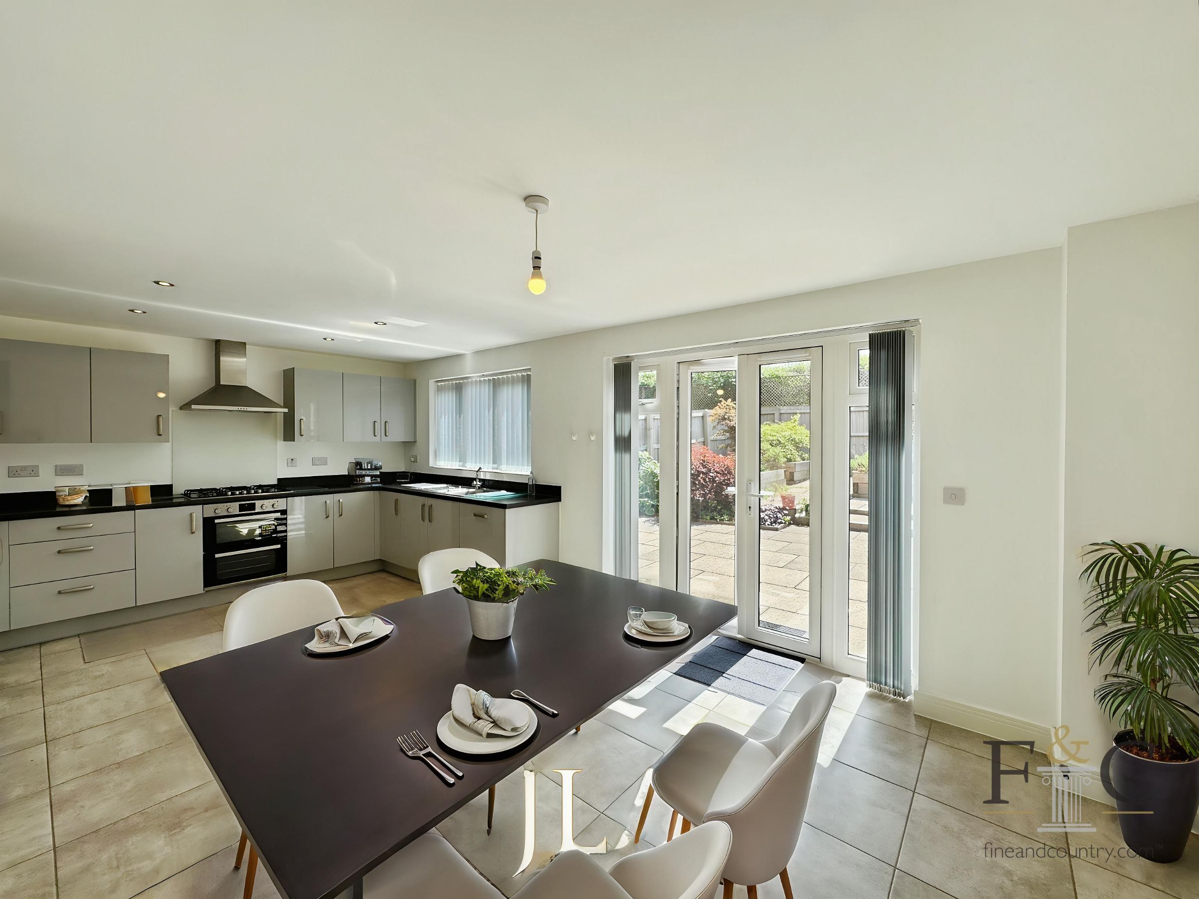 4 bed detached house to rent in Raywell Road, Leicester  - Property Image 2