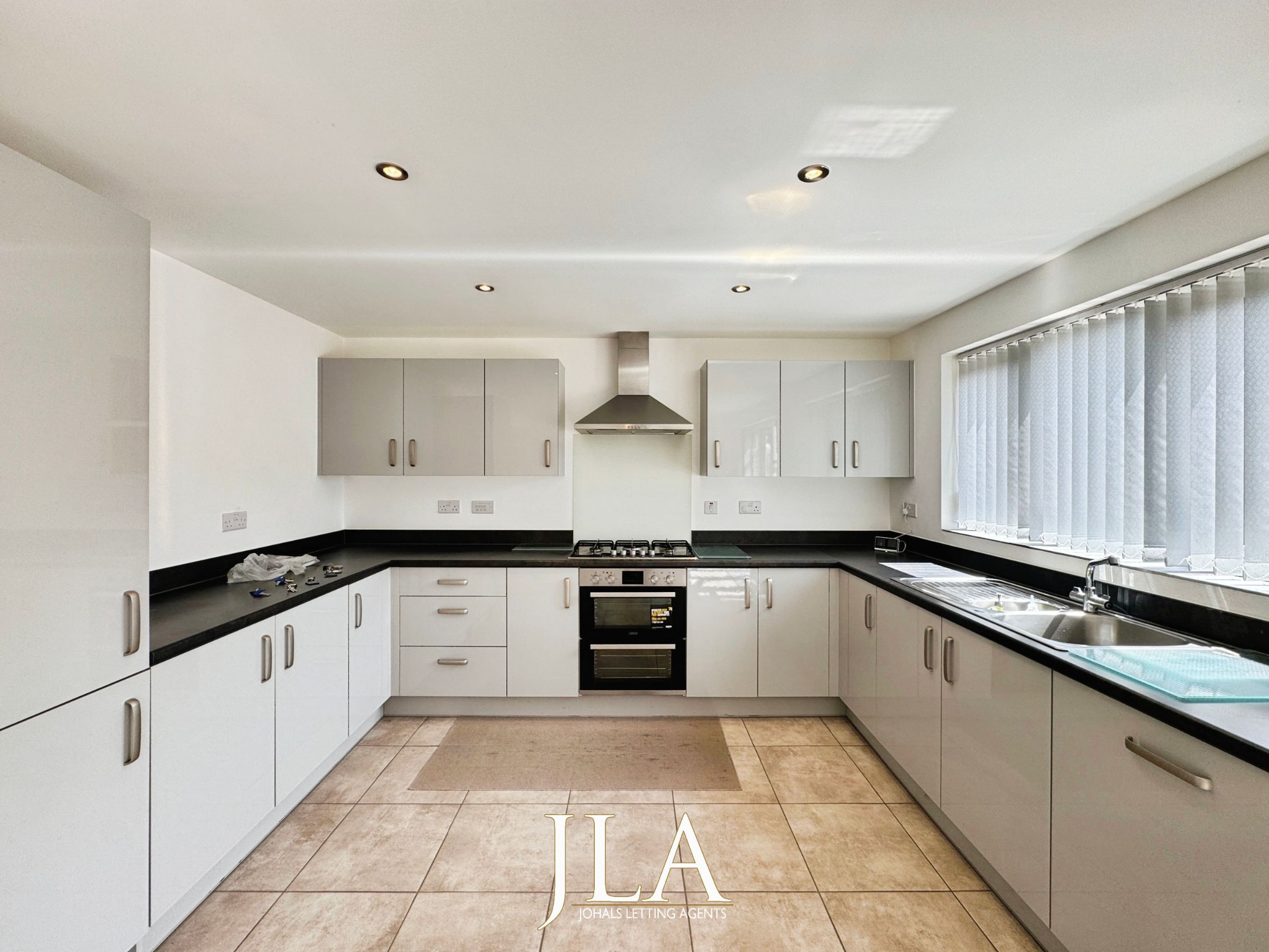 4 bed detached house to rent in Raywell Road, Leicester  - Property Image 4