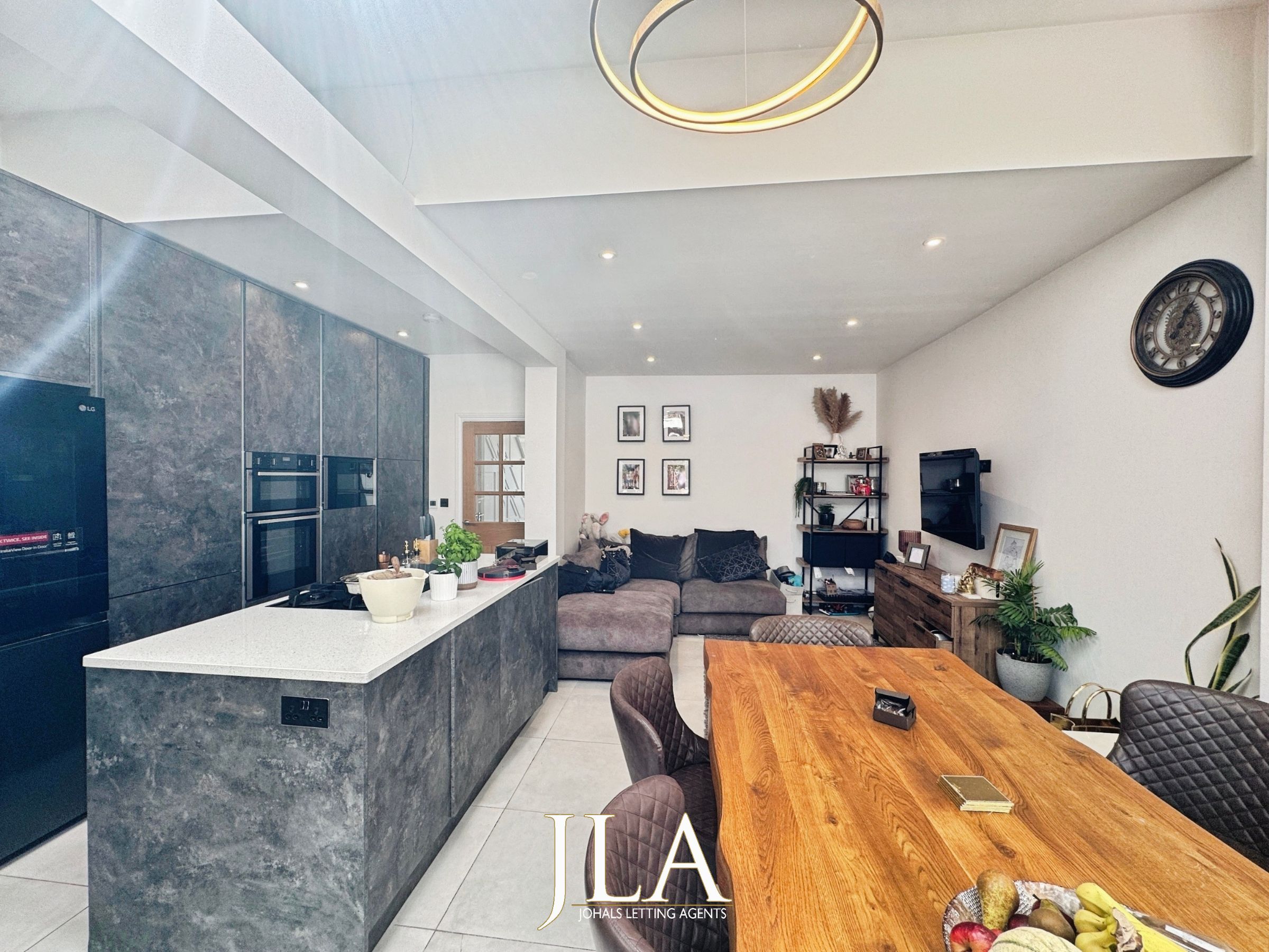 3 bed semi-detached house to rent in Welford Road, Leicester  - Property Image 4