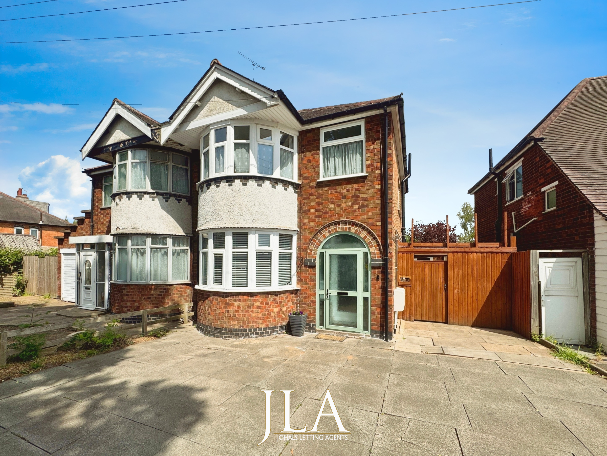3 bed semi-detached house to rent in Welford Road, Leicester 0