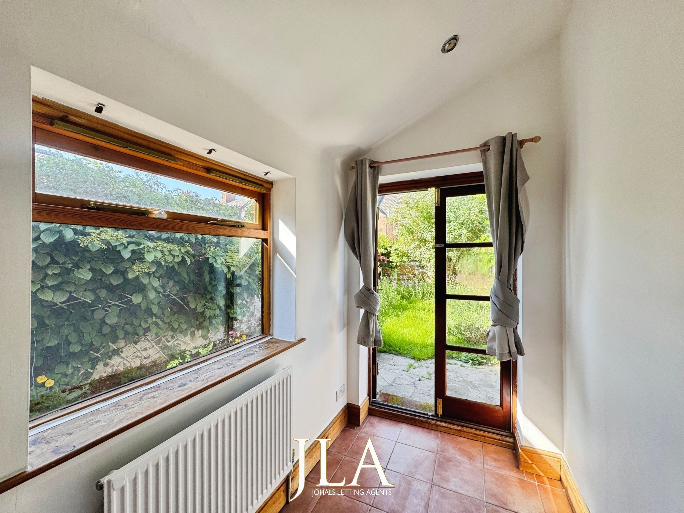 2 bed terraced house to rent in Hartopp Road, Leicester 4