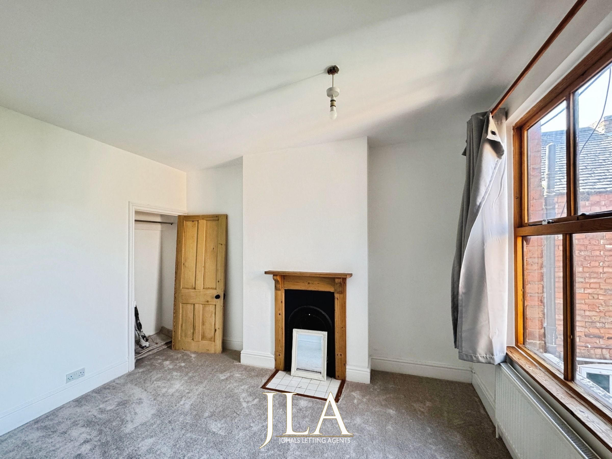 2 bed terraced house to rent in Hartopp Road, Leicester 6