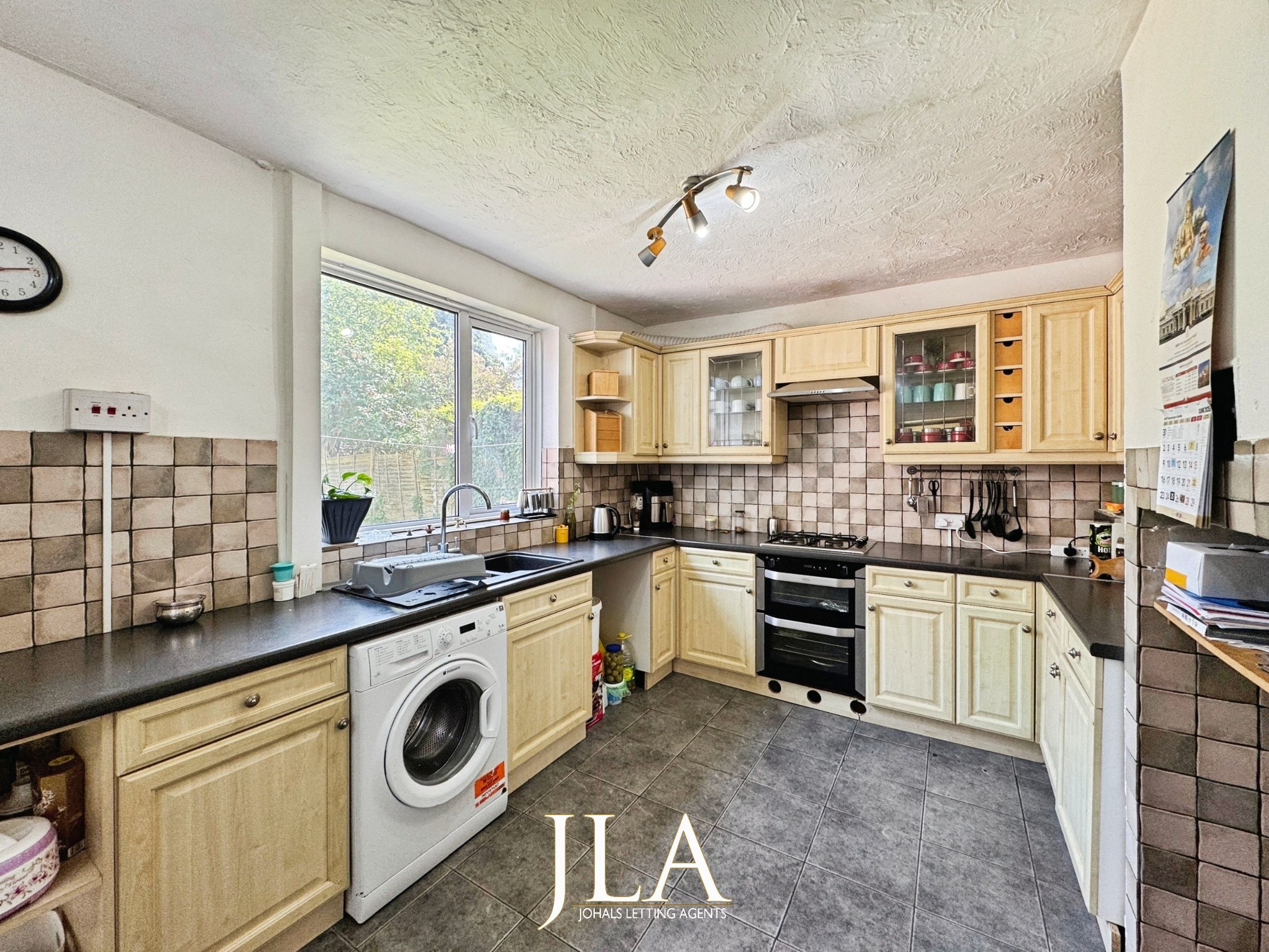 4 bed terraced house to rent in Pullman Road, Wigston 5