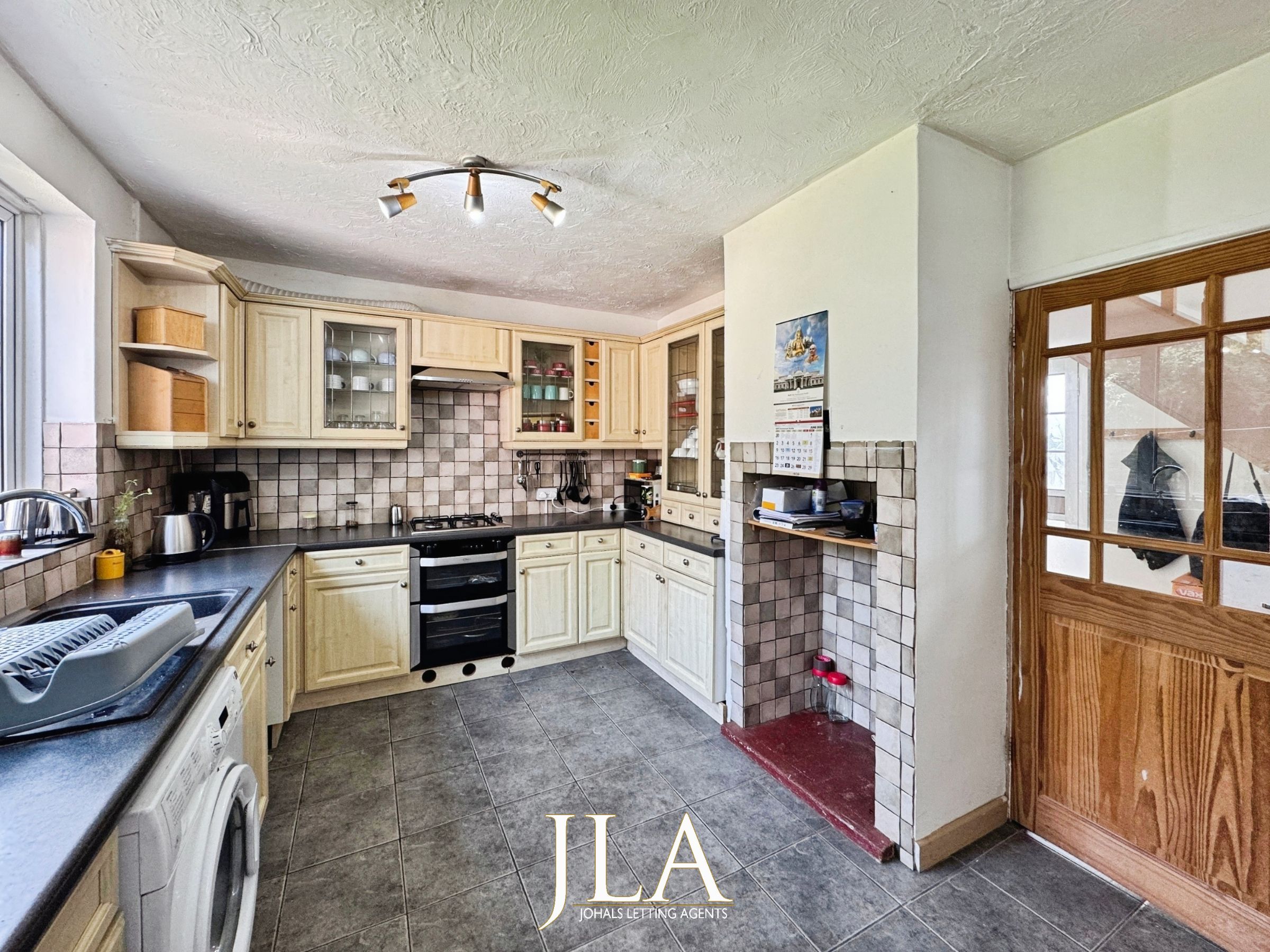 4 bed terraced house to rent in Pullman Road, Wigston 6
