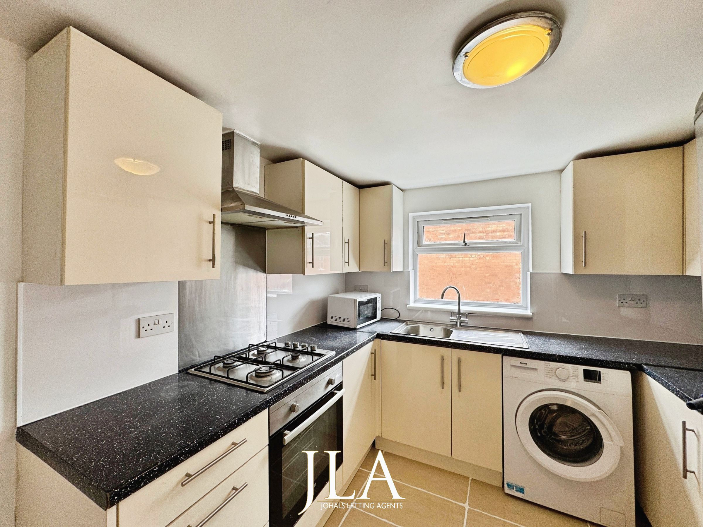3 bed flat to rent in Vaughan Street, Leicester 1