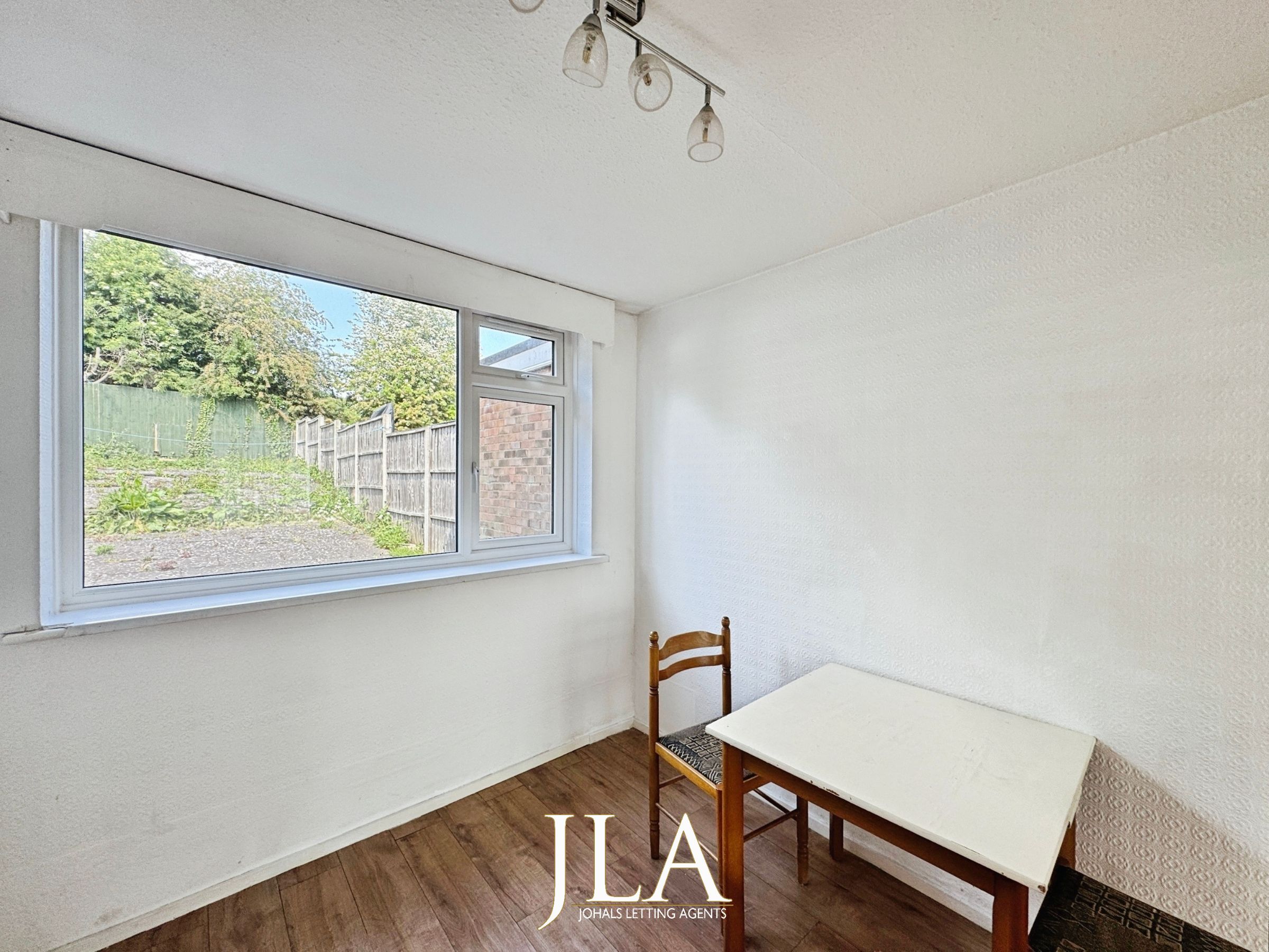 3 bed semi-detached house to rent in Avebury Avenue, Leicester  - Property Image 4