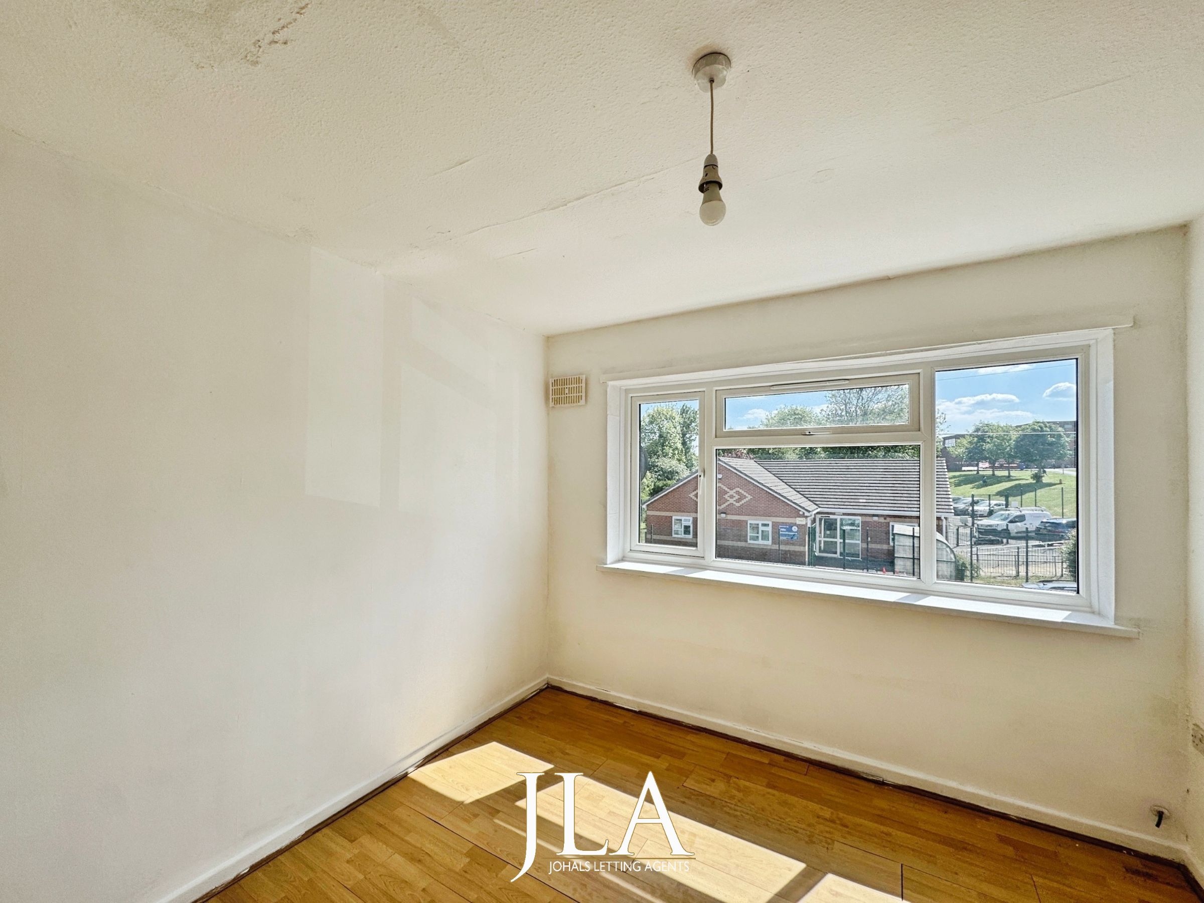 3 bed semi-detached house to rent in Avebury Avenue, Leicester  - Property Image 5