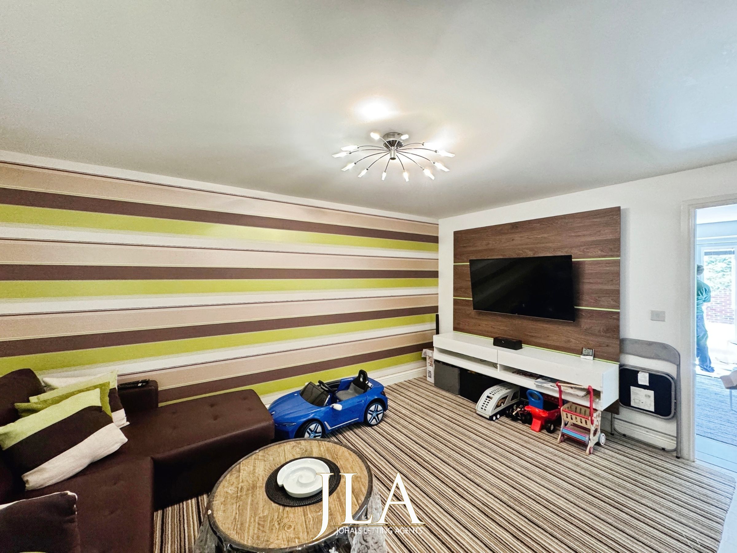 3 bed detached house to rent in Disraeli Street, Leicester  - Property Image 2