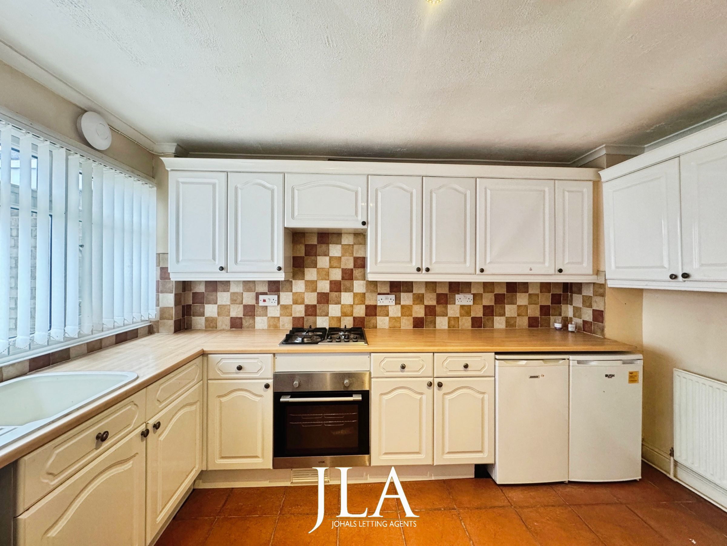 2 bed terraced house to rent in Aylestone Lane, Wigston 1