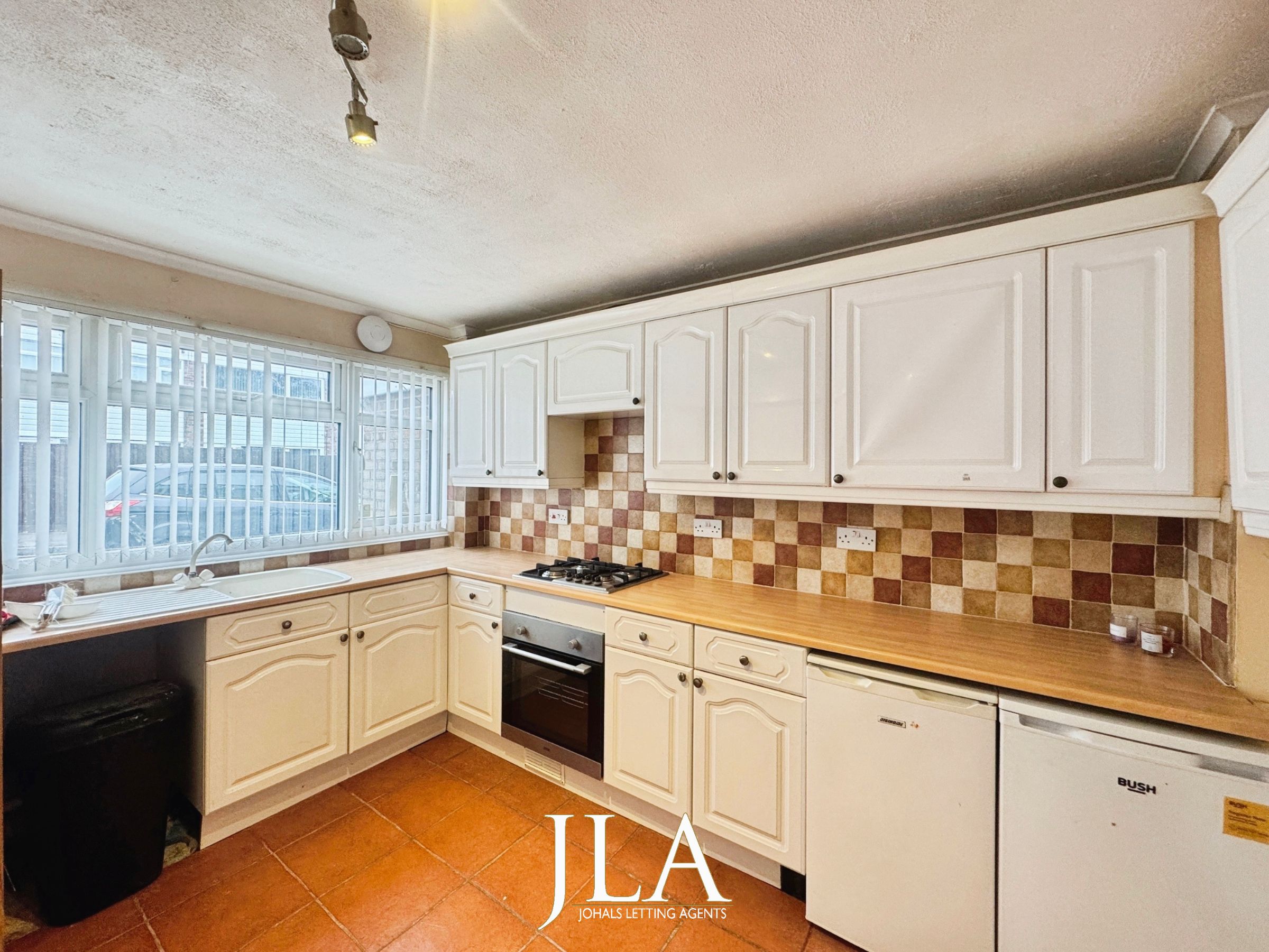 2 bed terraced house to rent in Aylestone Lane, Wigston 2