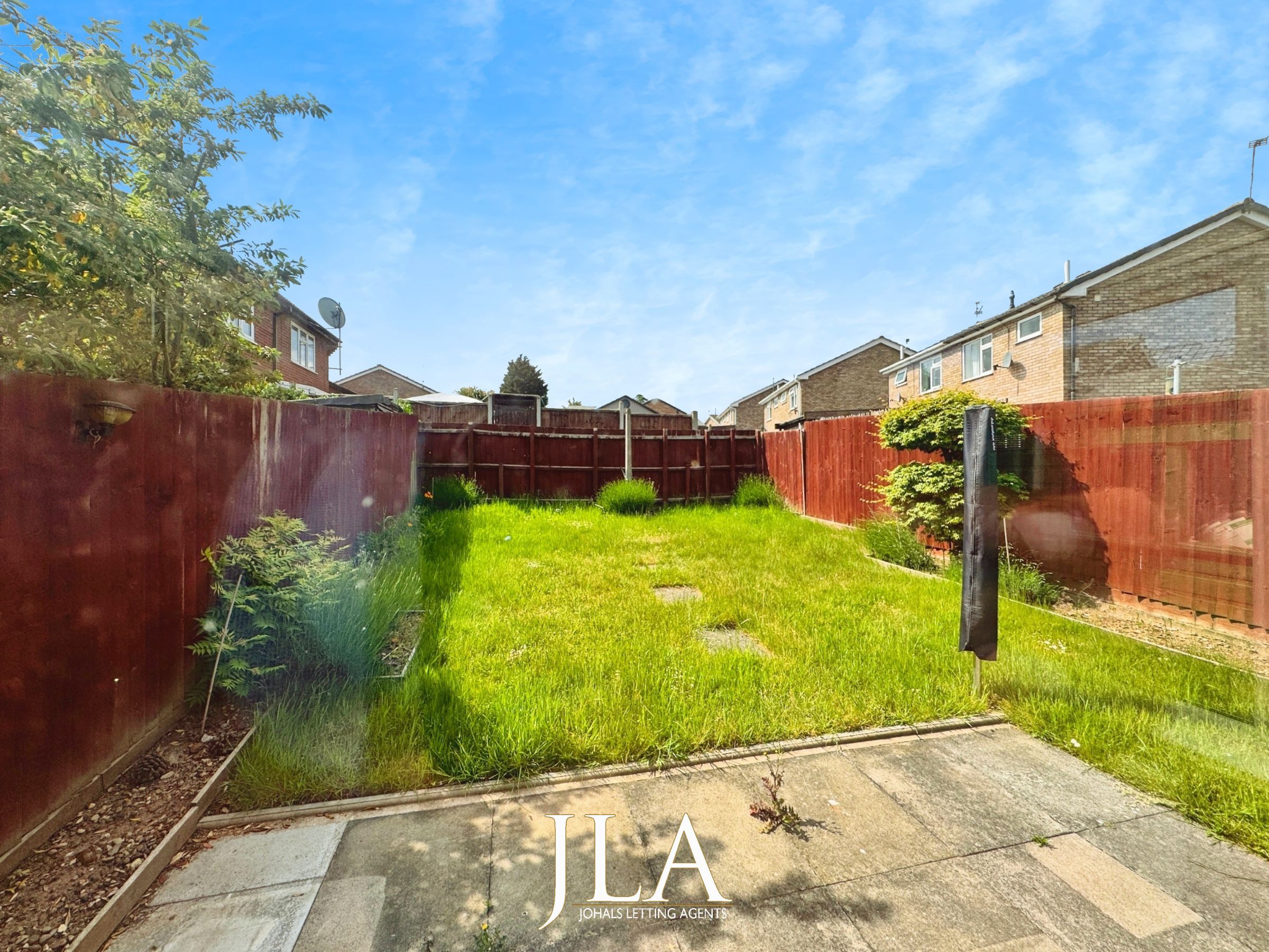 2 bed semi-detached house to rent in Smith Avenue, Leicester 3