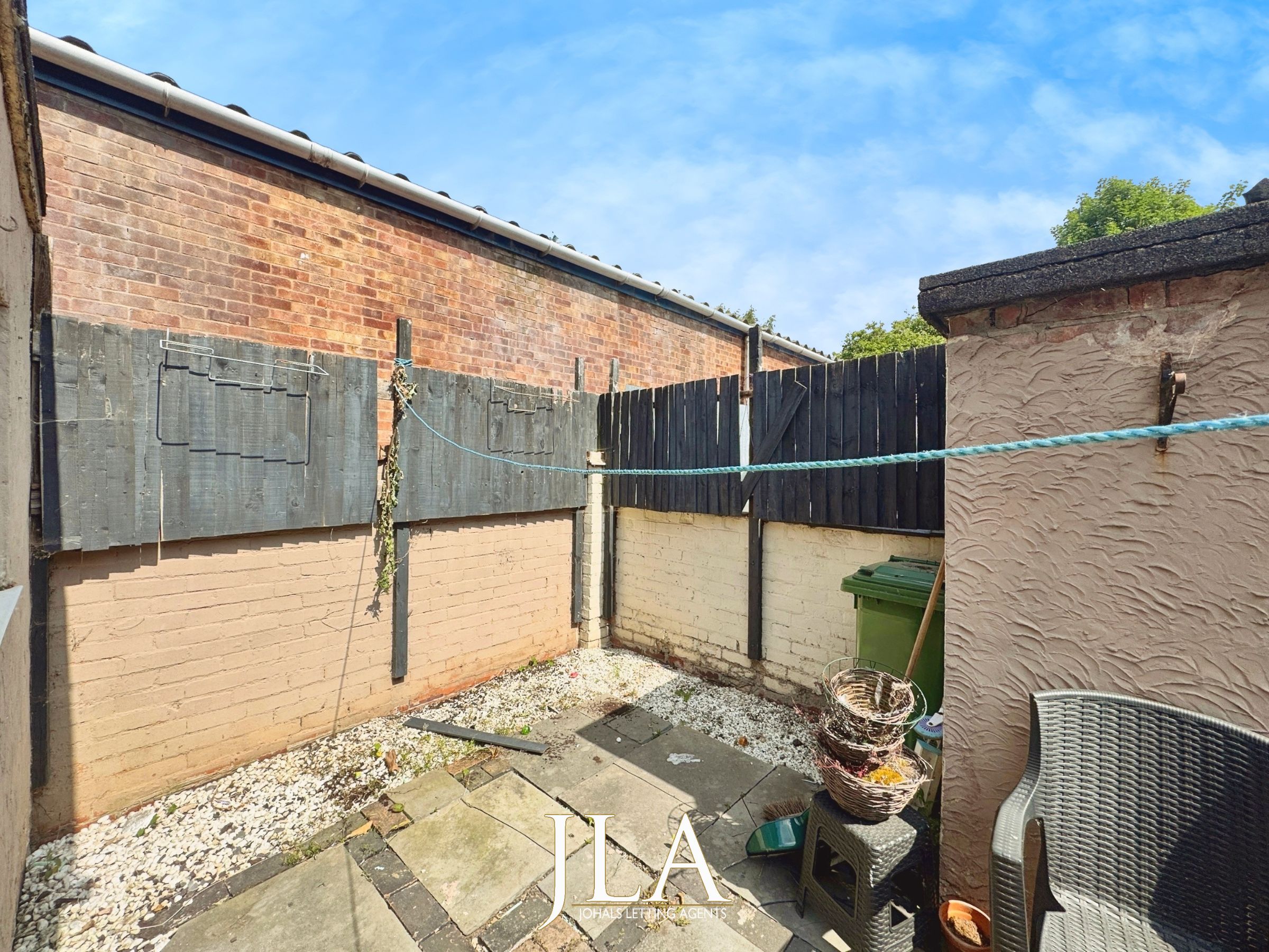 2 bed detached house to rent in West Street, Leicester 8