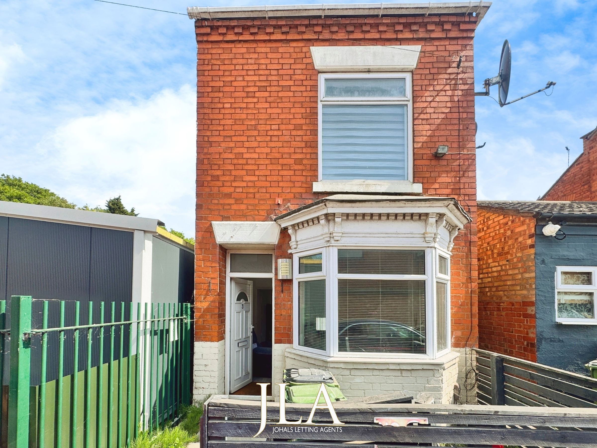 2 bed detached house to rent in West Street, Leicester, LE3