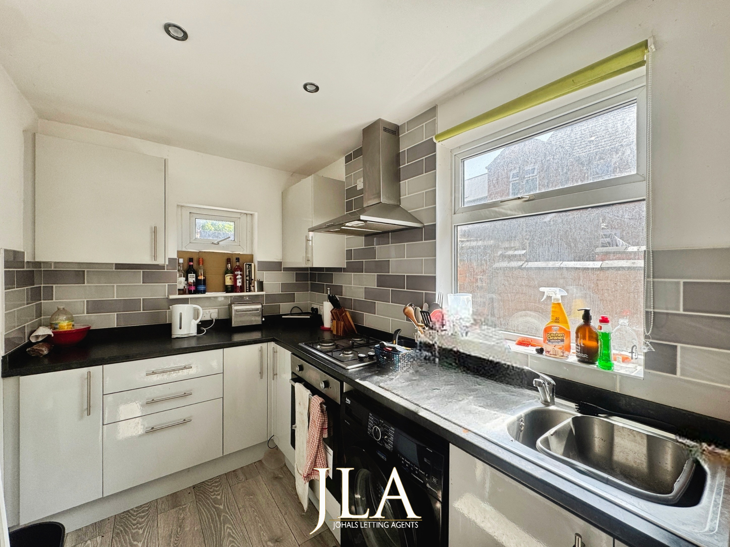 2 bed detached house to rent in West Street, Leicester 4