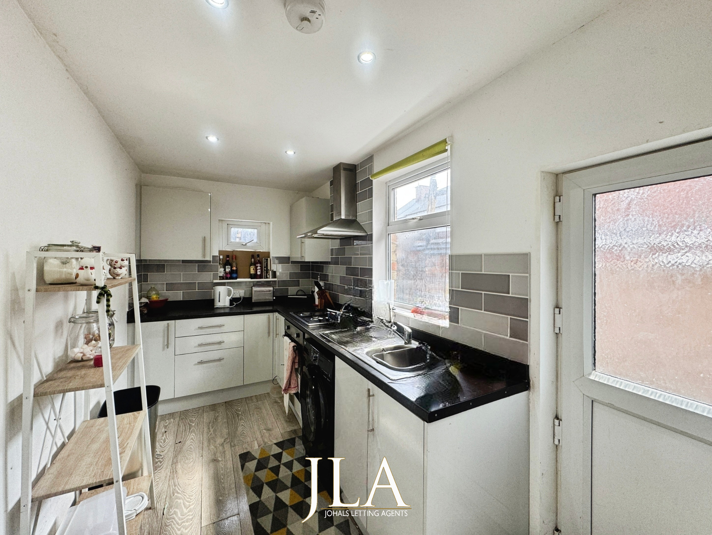 2 bed detached house to rent in West Street, Leicester  - Property Image 4