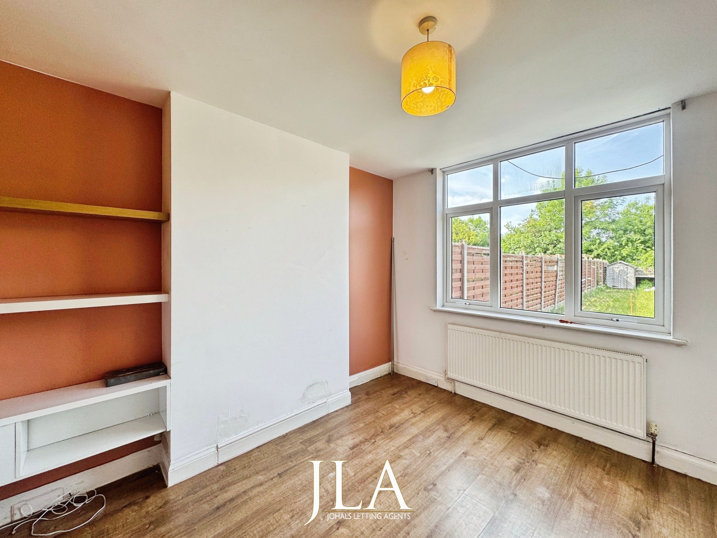 3 bed semi-detached house to rent in Cairnsford Road, Leicester 4