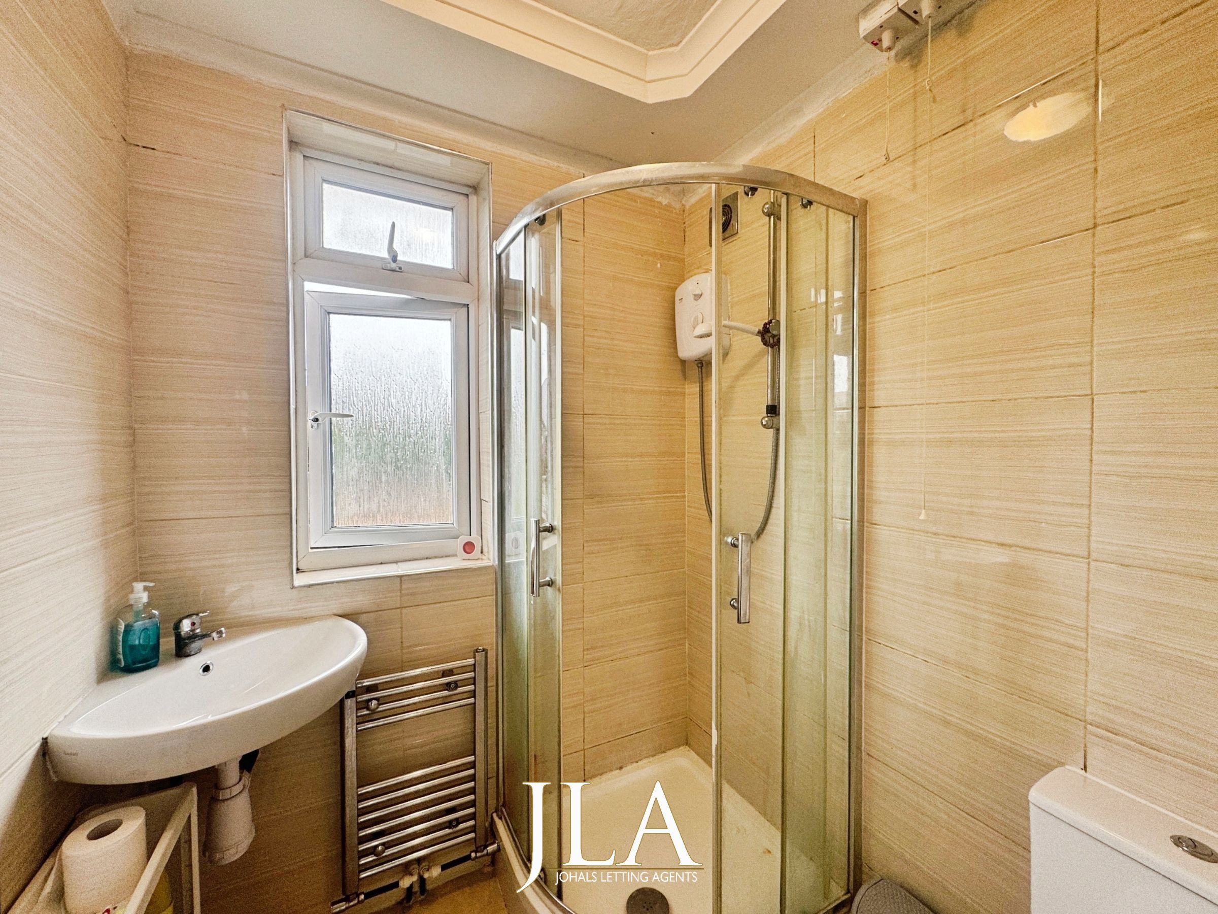 3 bed semi-detached house to rent in Ravenhurst Road, Leicester 10