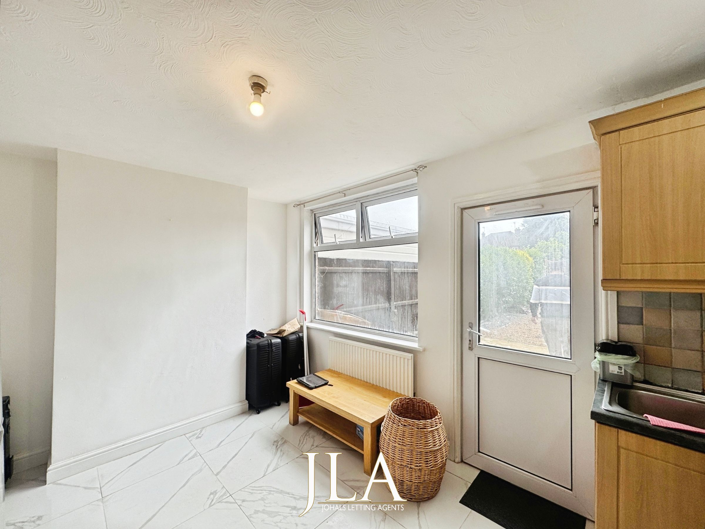 3 bed semi-detached house to rent in Ravenhurst Road, Leicester 5