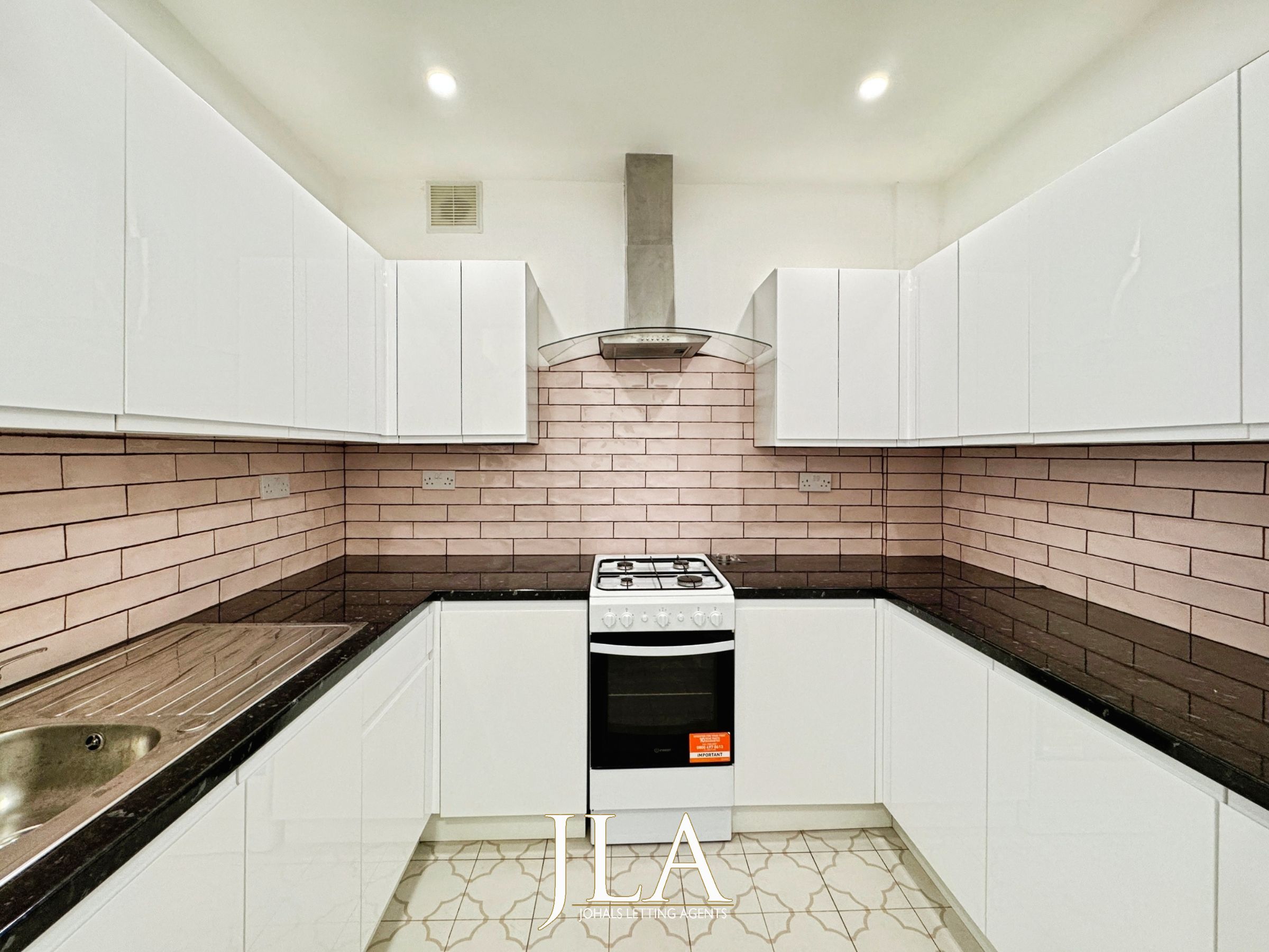 4 bed terraced house to rent in Filbert Street East, Leicester 1