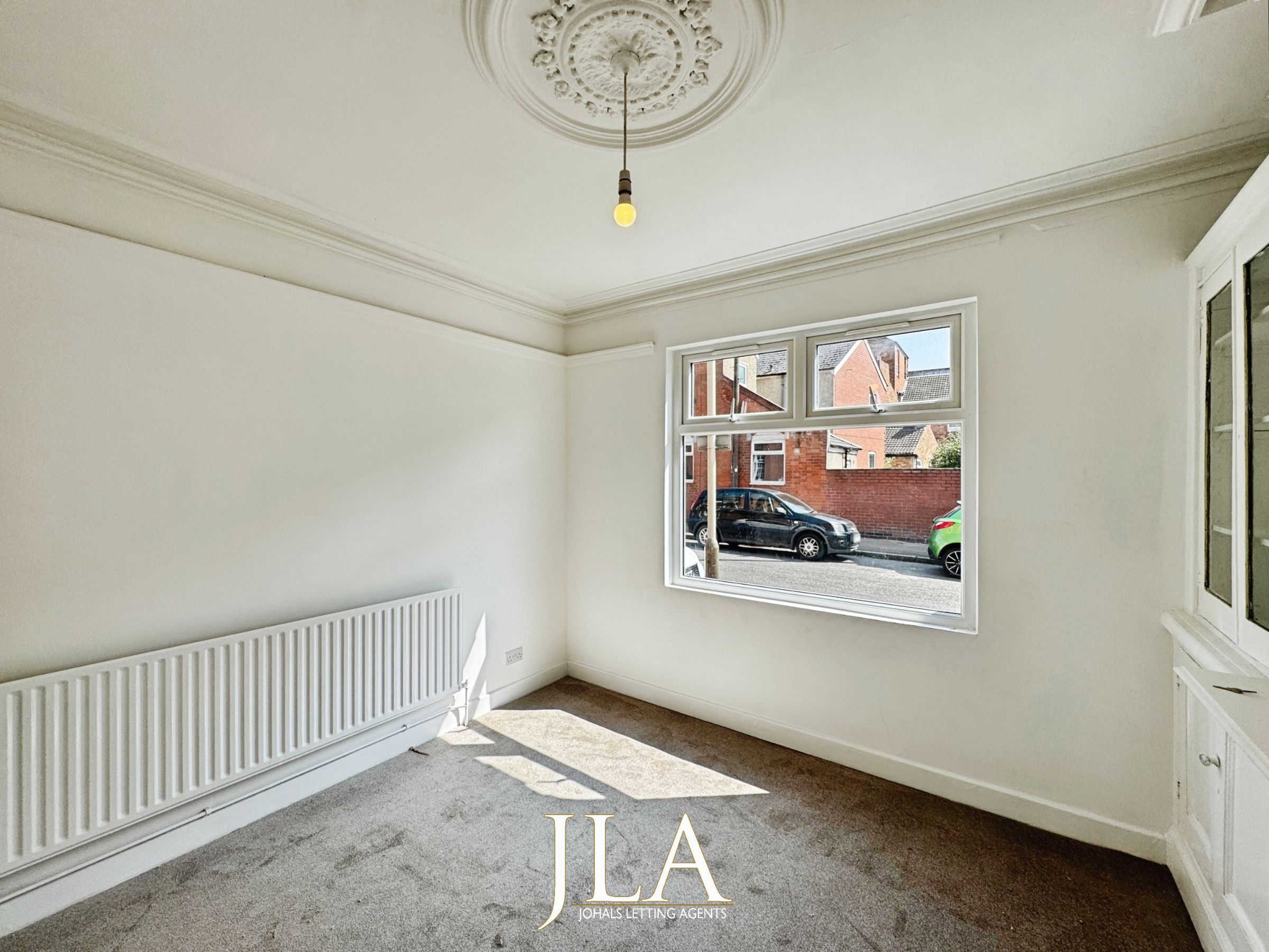 4 bed terraced house to rent in Filbert Street East, Leicester 3