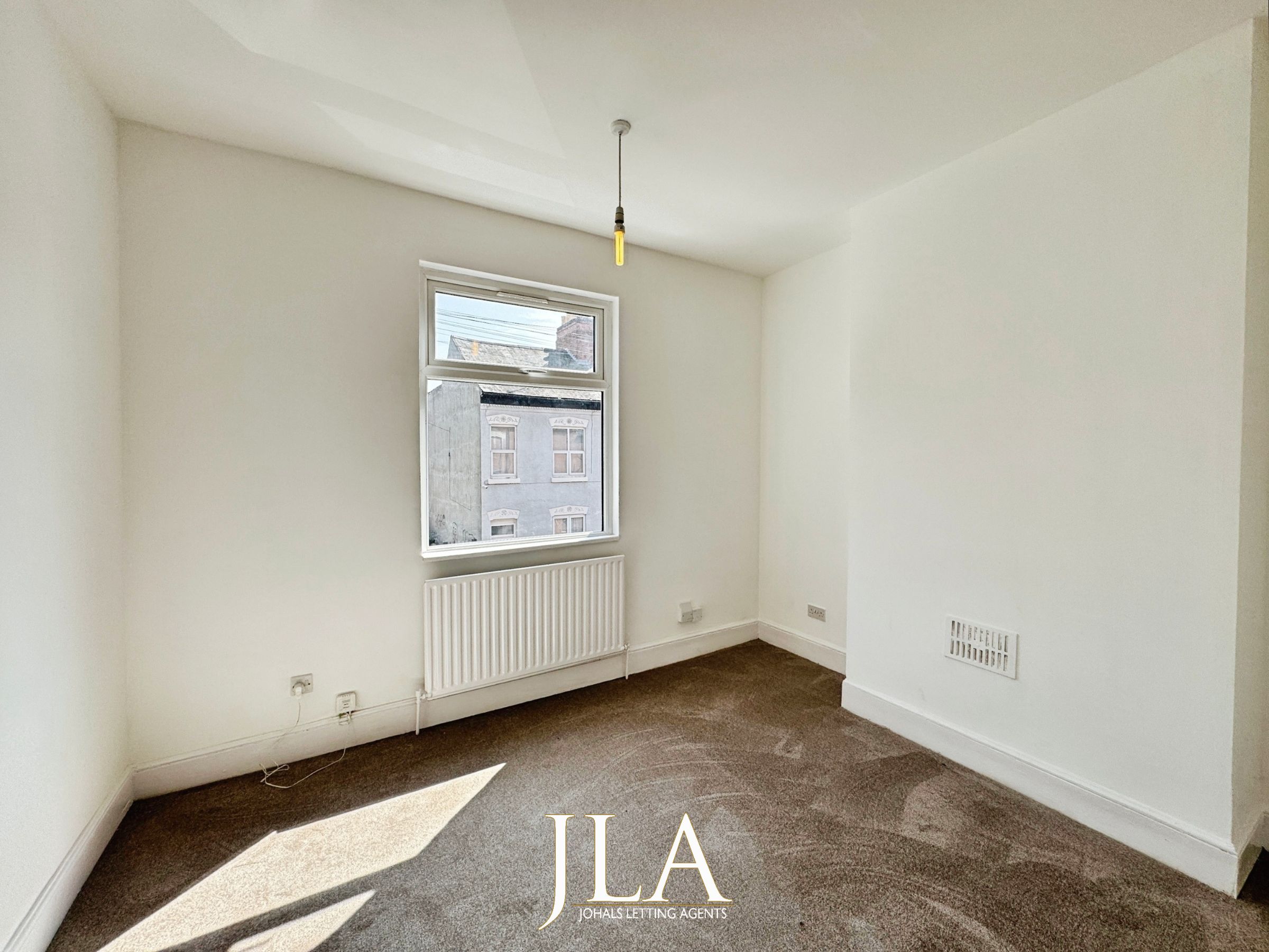 4 bed terraced house to rent in Filbert Street East, Leicester 4