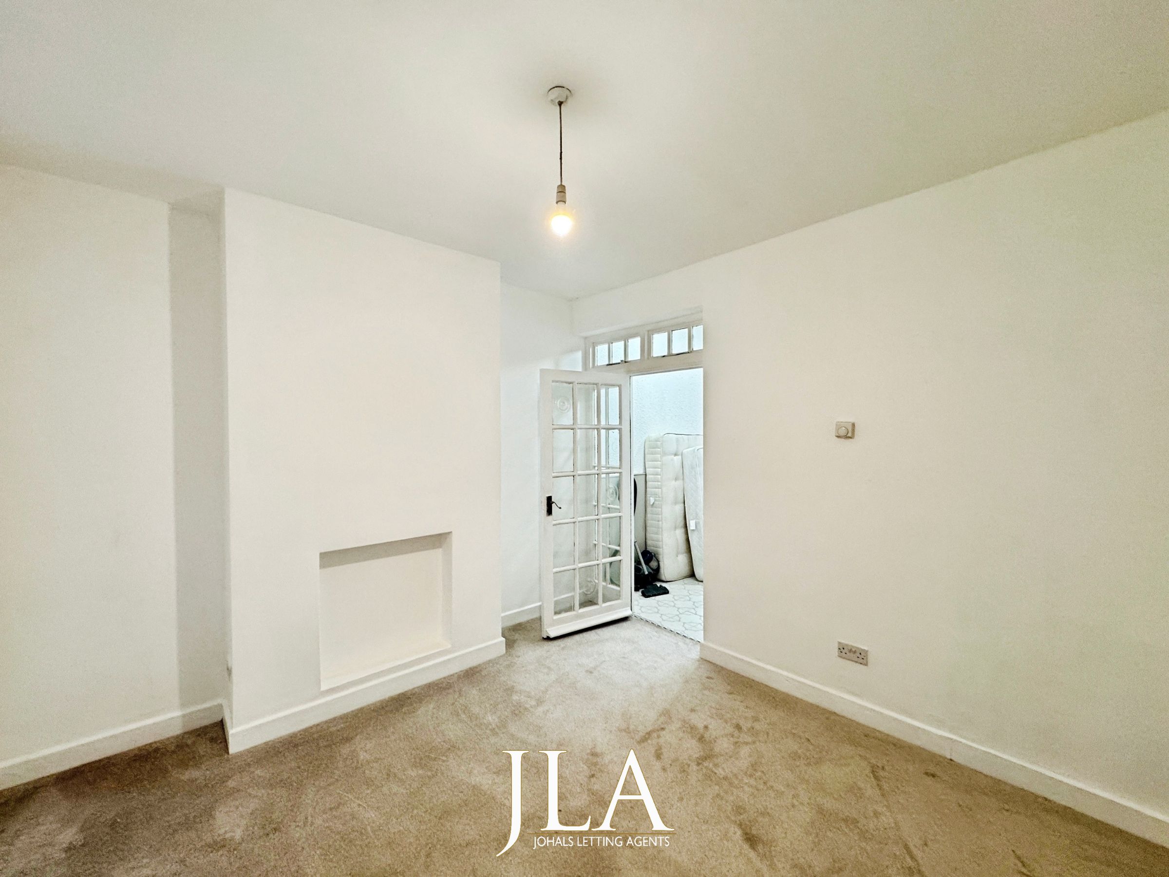 4 bed terraced house to rent in Filbert Street East, Leicester 8