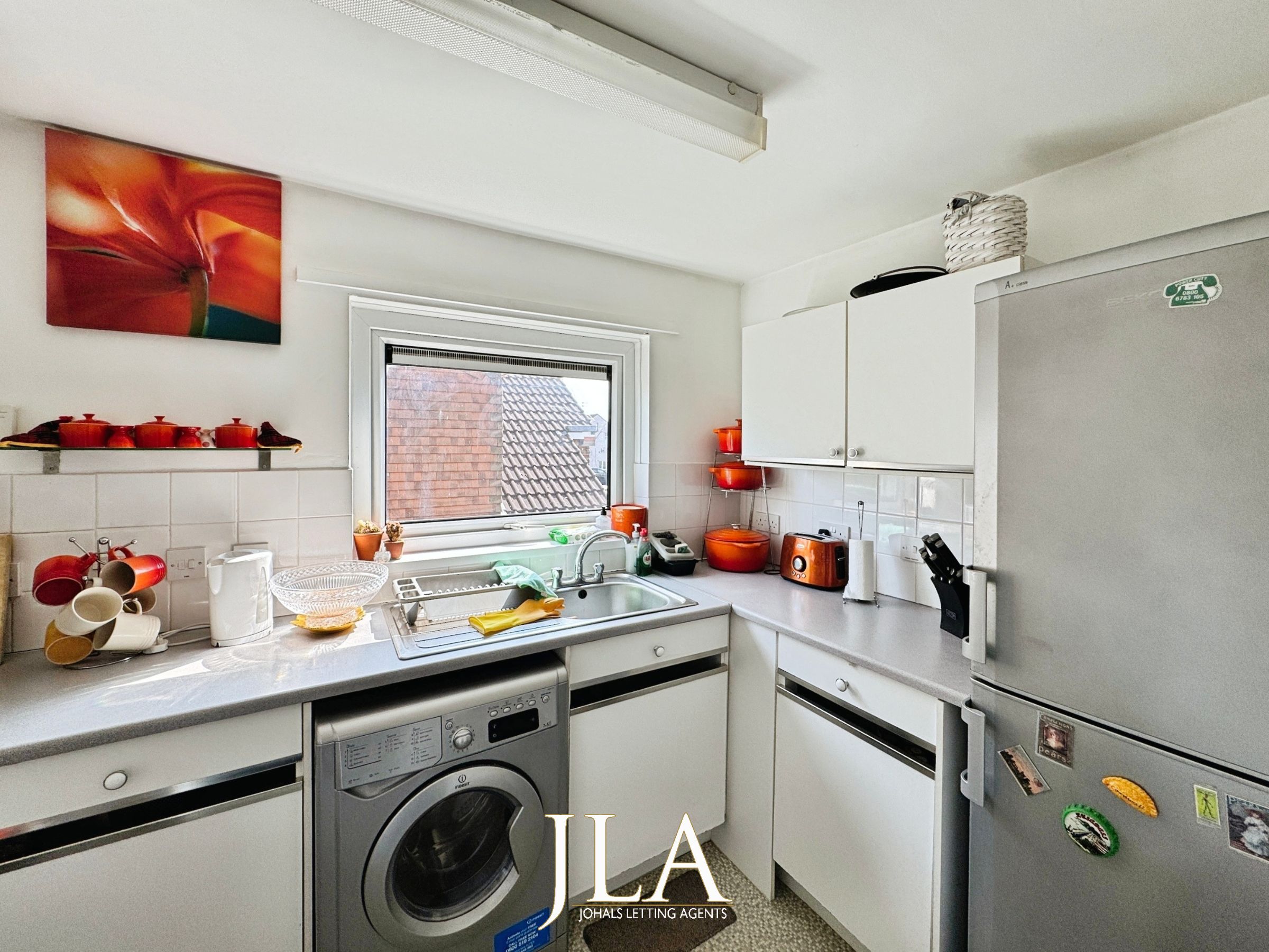 2 bed flat to rent in Bloomfield Road, Leicester 1