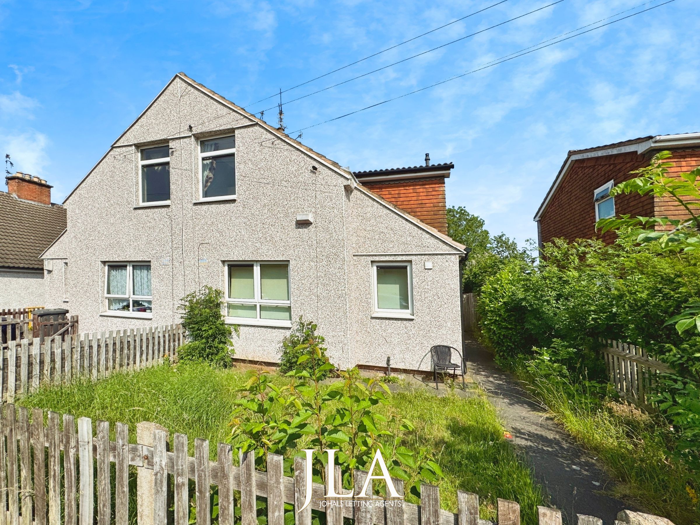 2 bed flat to rent in Bloomfield Road, Leicester, LE2