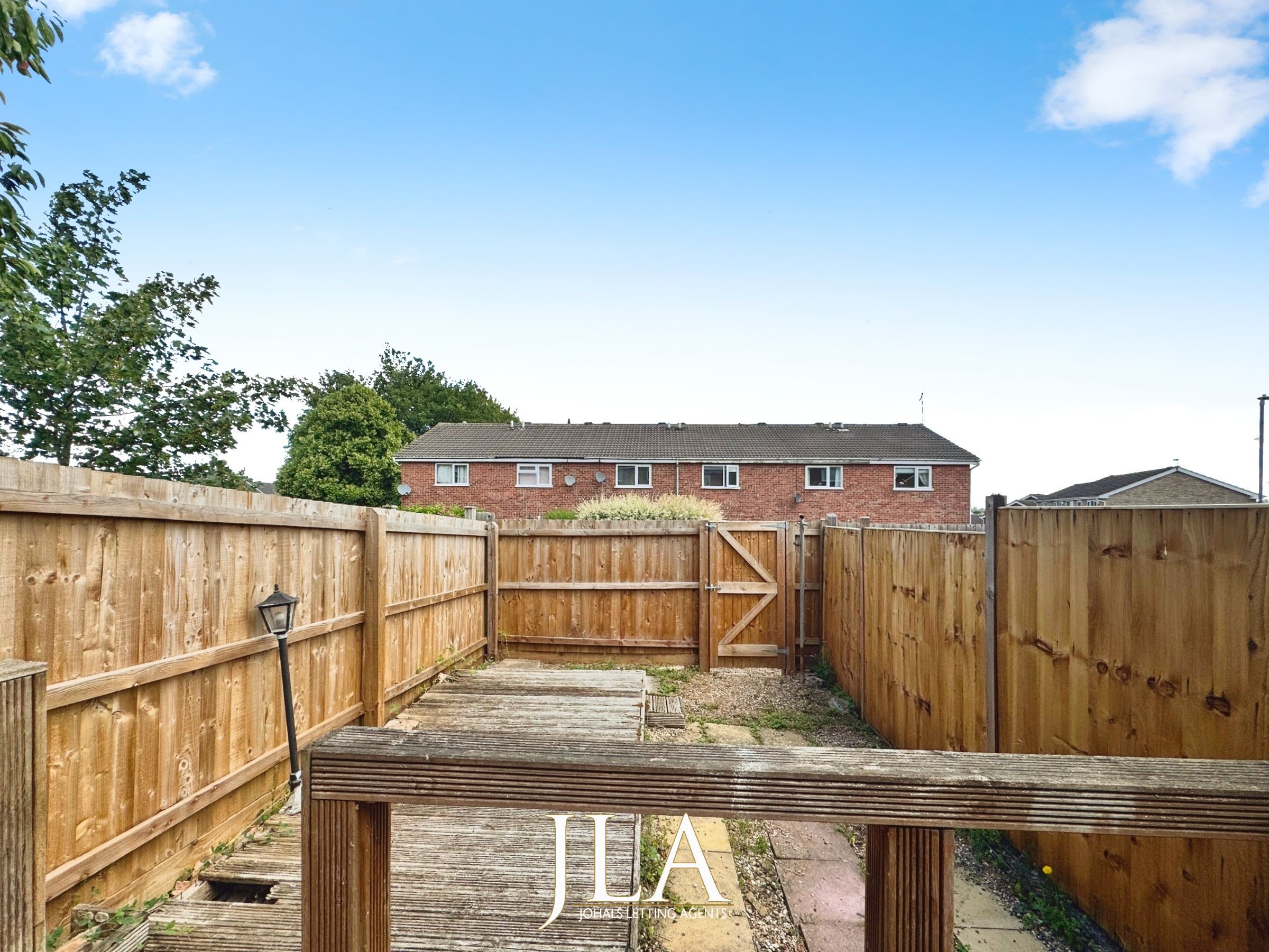 2 bed terraced house to rent in Clayton Drive, Leicester 3