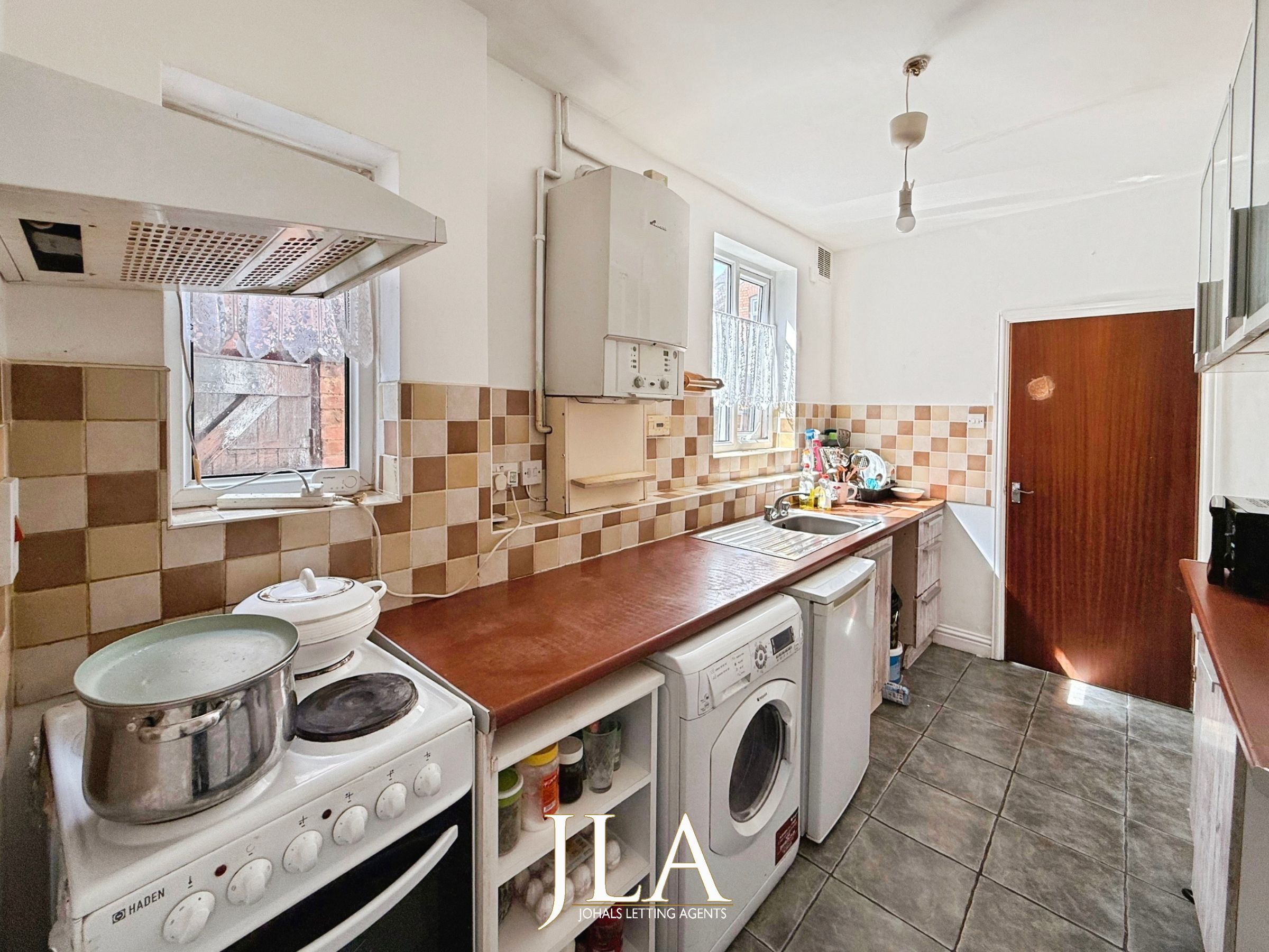 3 bed terraced house to rent in Bosworth Street, Leicester 2