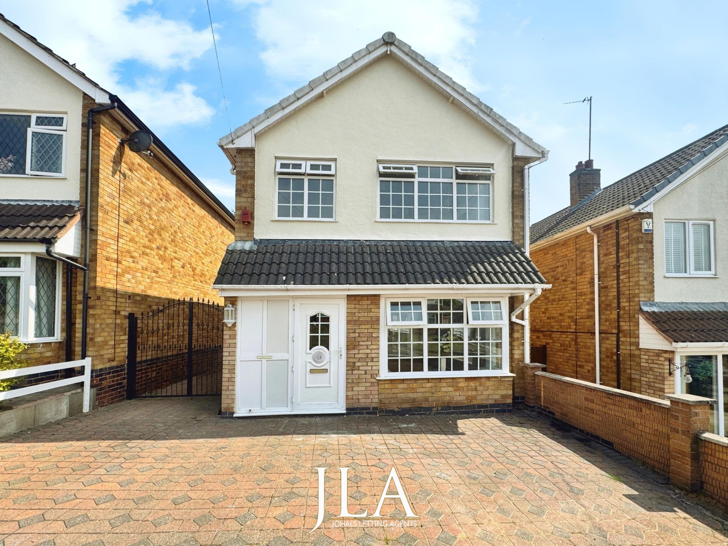 3 bed detached house to rent in Blaydon Close, Leicester  - Property Image 1
