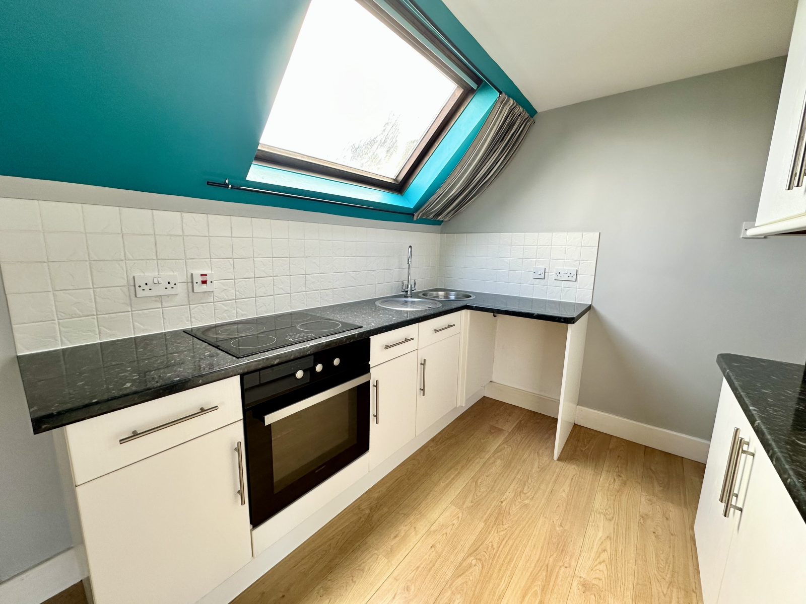 2 bed flat for sale in Union Terrace, Devon  - Property Image 8
