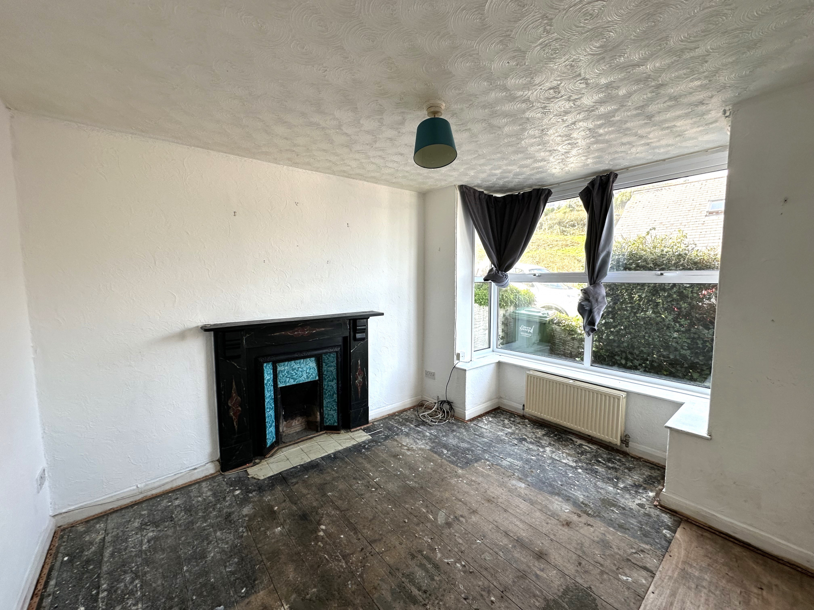 3 bed terraced house for sale in Larkstone Crescent, Devon  - Property Image 2