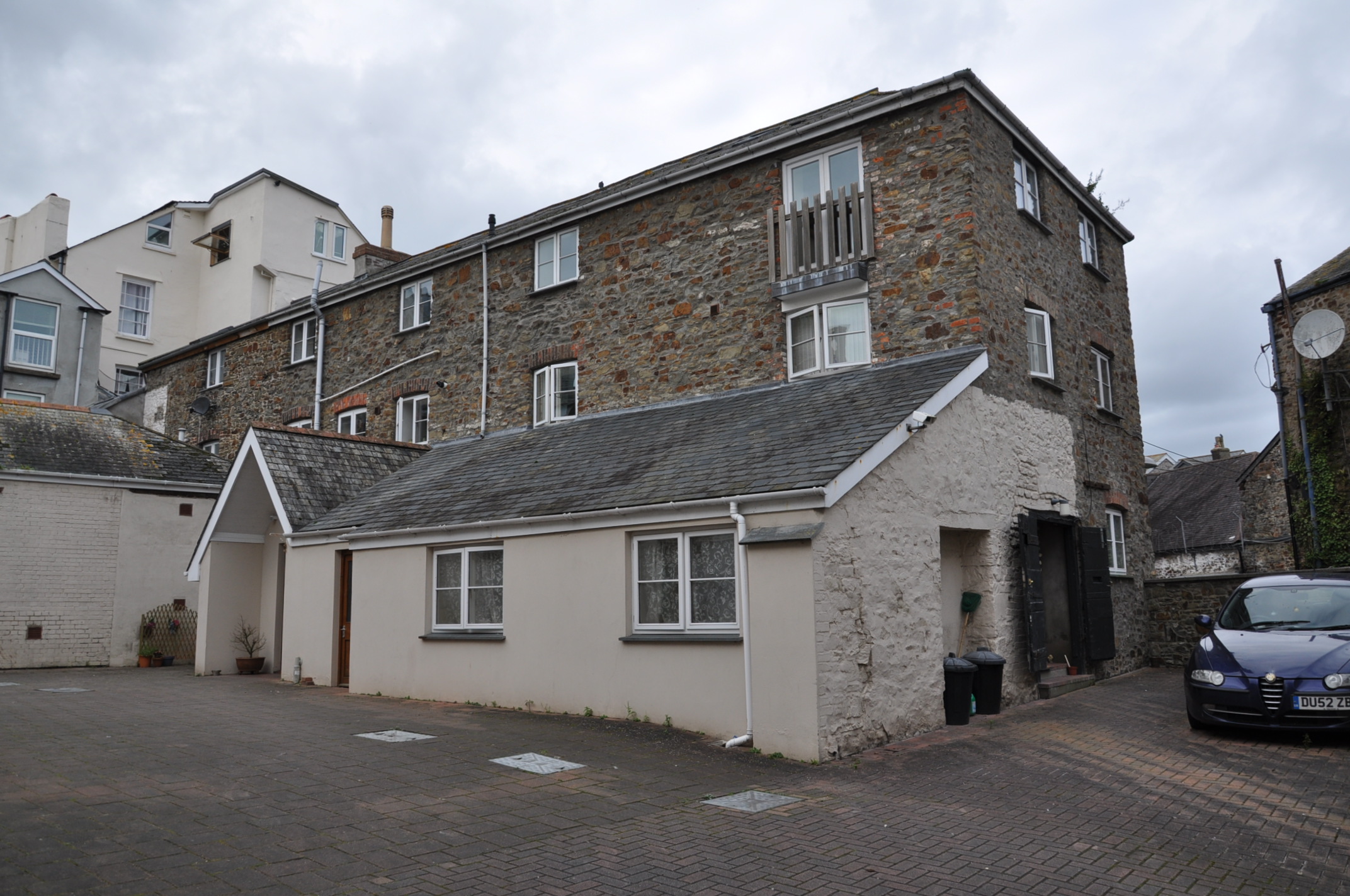 2 bed flat to rent in King Street, Devon - Property Image 1