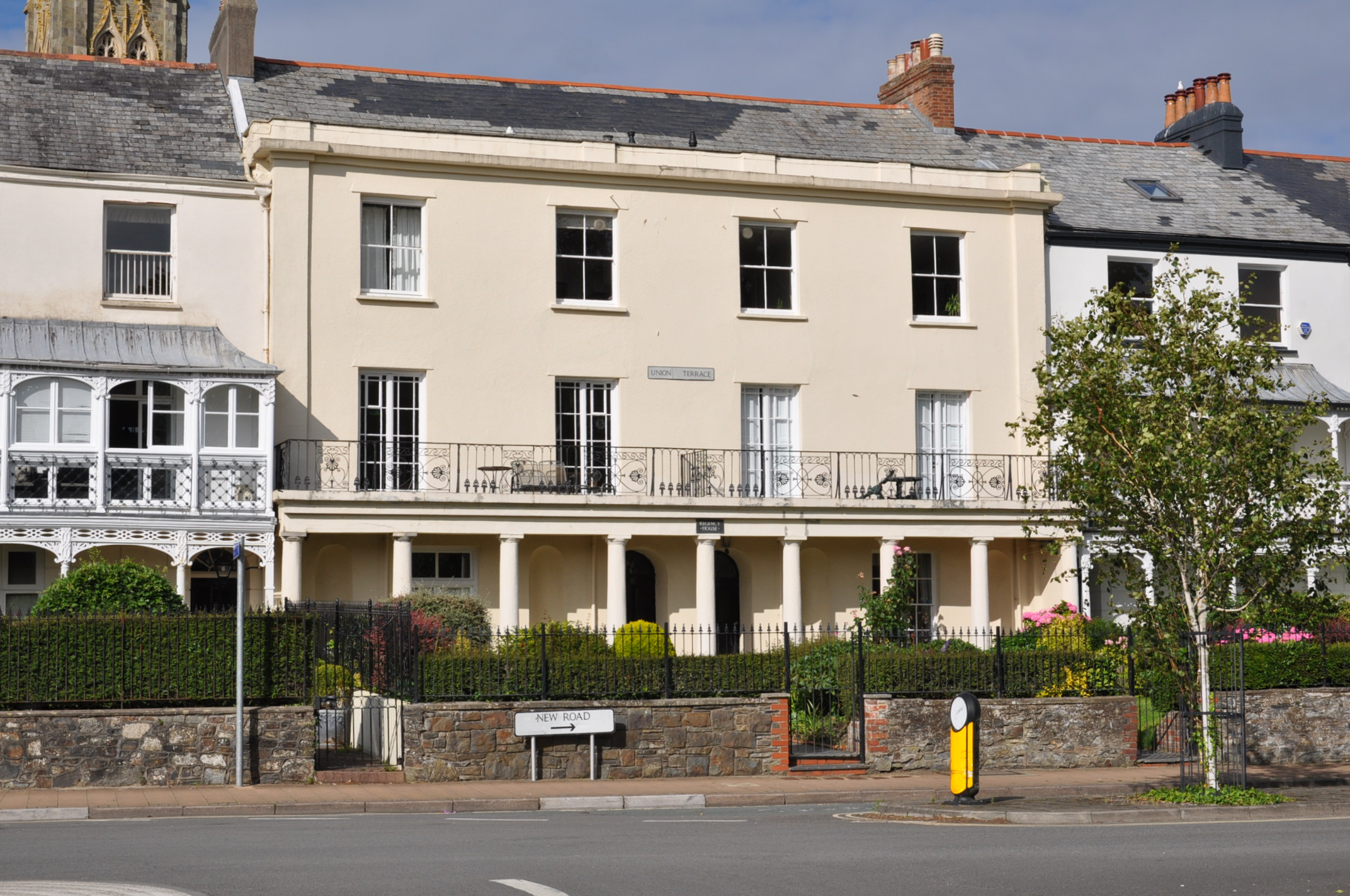 2 bed flat for sale in Union Terrace, Devon - Property Image 1