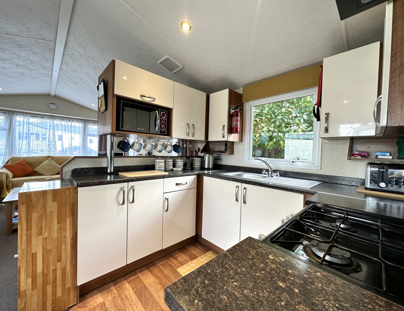 2 bed mobile home for sale in Braunton Road, Devon  - Property Image 2