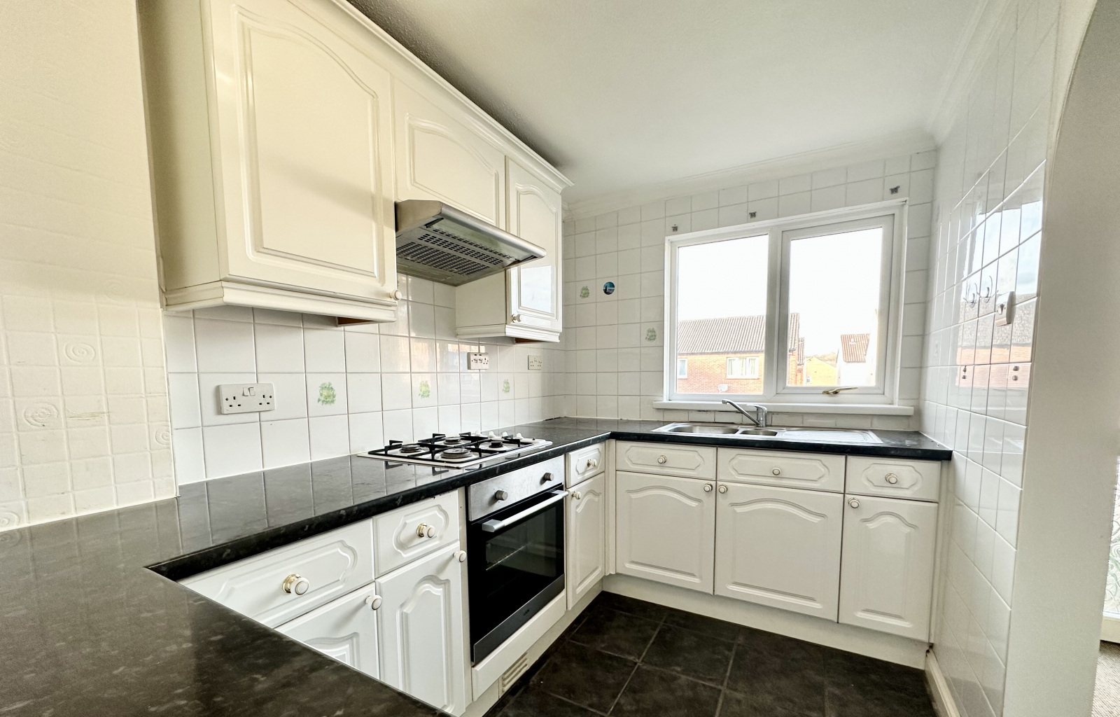 2 bed terraced house for sale in Long Meadow Drive, Devon  - Property Image 13