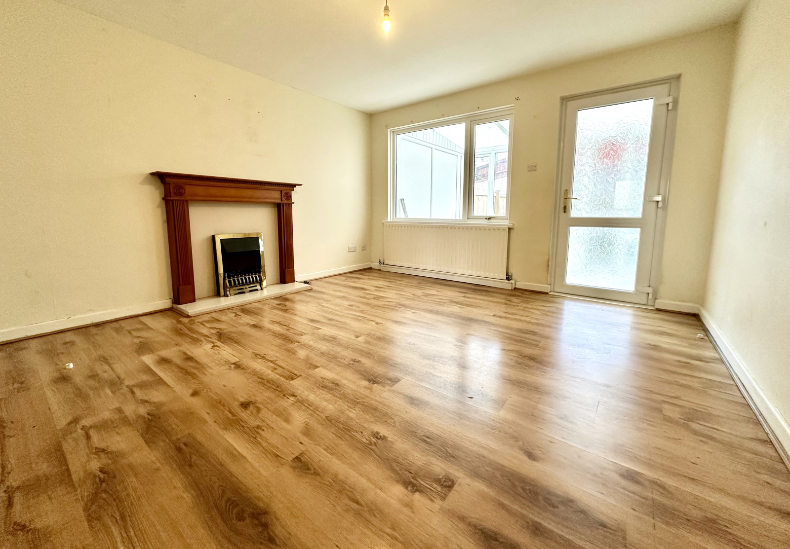 2 bed terraced house for sale in Long Meadow Drive, Devon  - Property Image 3