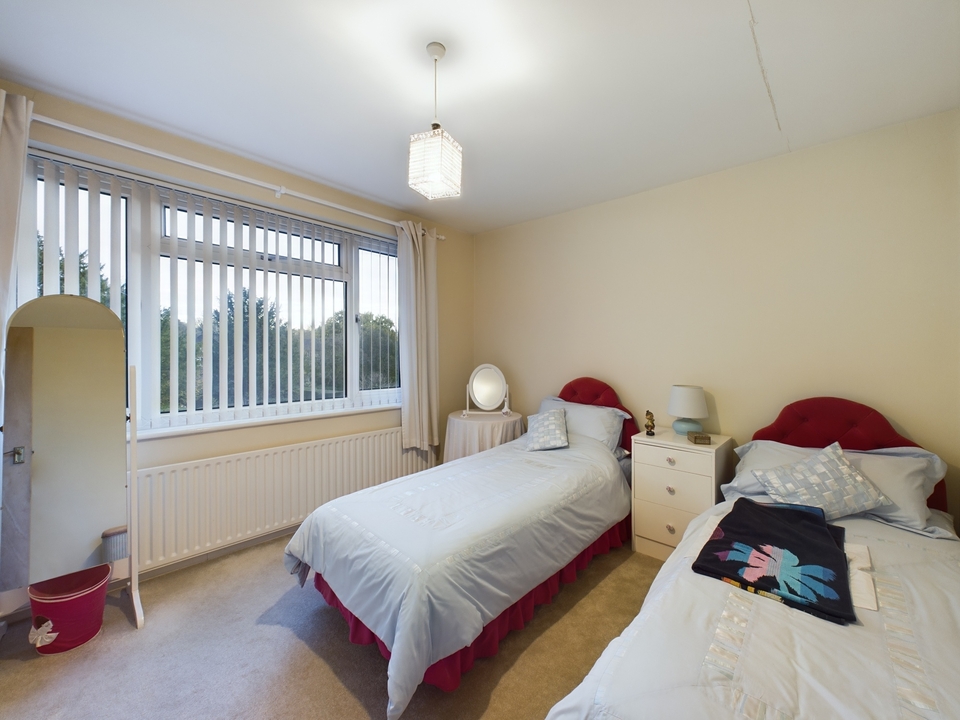 4 bed detached house for sale in Stag Lane, High Wycombe  - Property Image 8