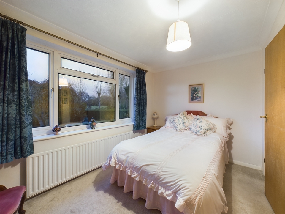 4 bed detached house for sale in Stag Lane, High Wycombe  - Property Image 11