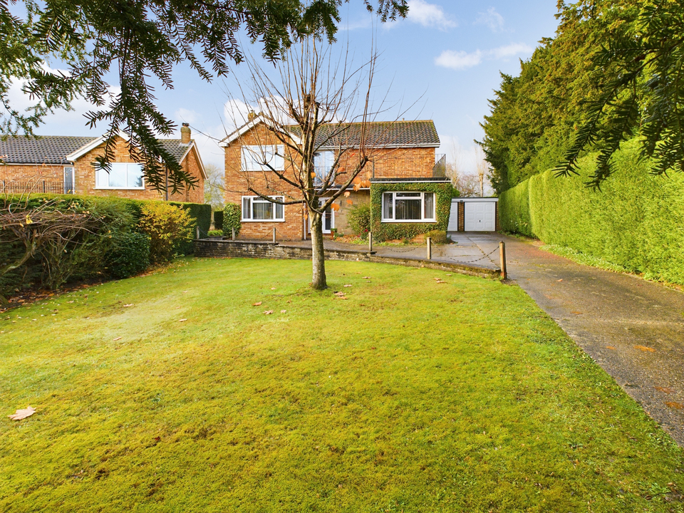 4 bed detached house for sale in Stag Lane, High Wycombe  - Property Image 1