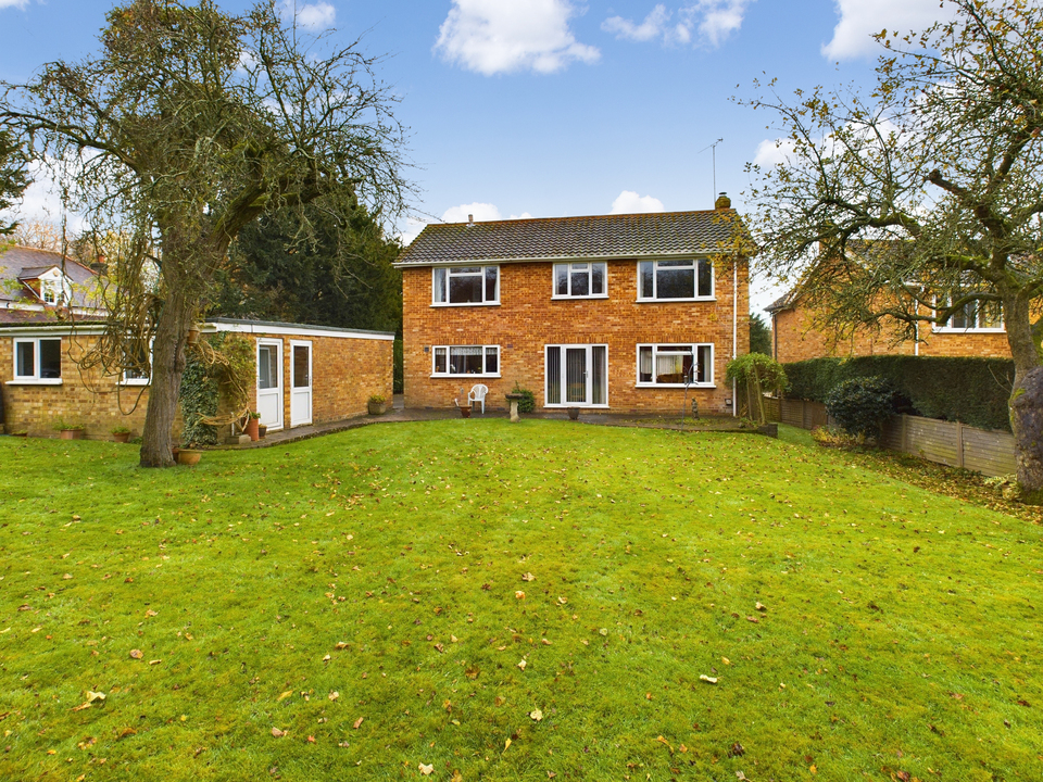 4 bed detached house for sale in Stag Lane, High Wycombe  - Property Image 3