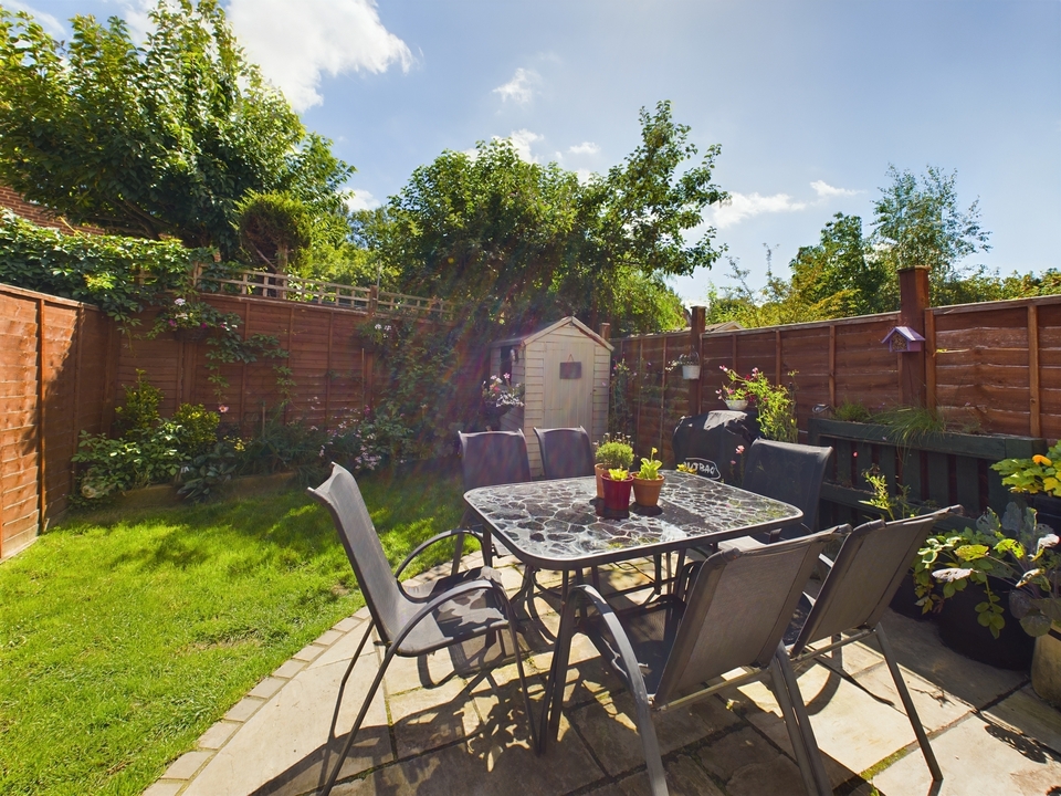 2 bed terraced house for sale in Lane End Road, High Wycombe  - Property Image 9