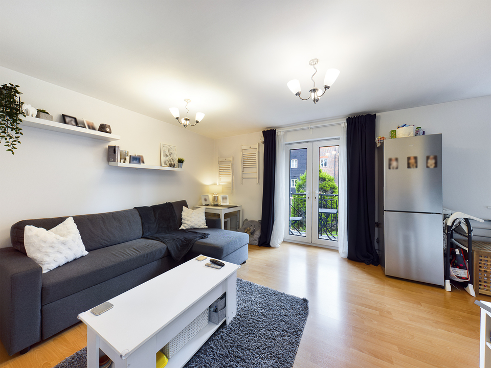 2 bed apartment for sale in Fryers Lane, High Wycombe  - Property Image 2