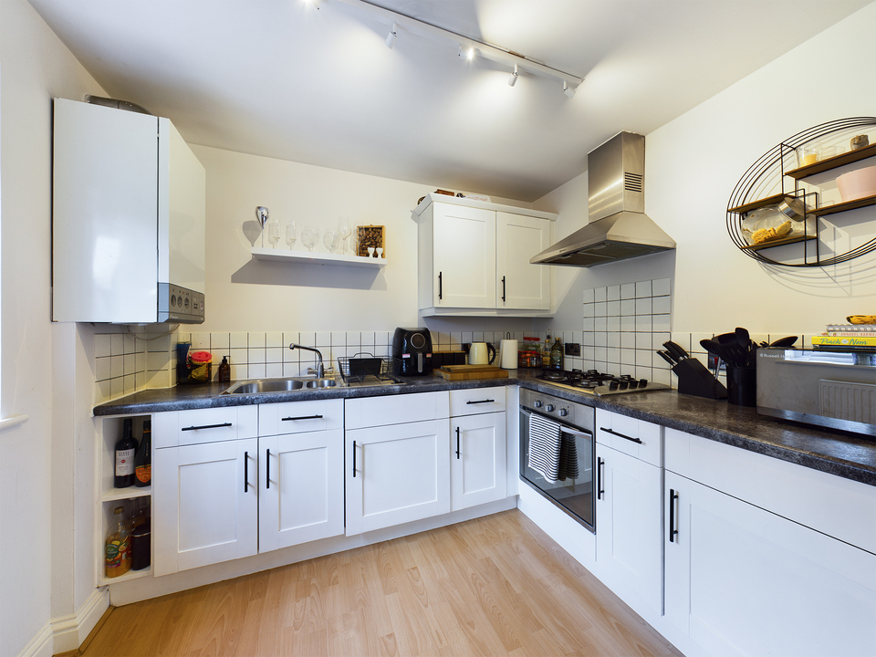 2 bed apartment for sale in Fryers Lane, High Wycombe  - Property Image 5
