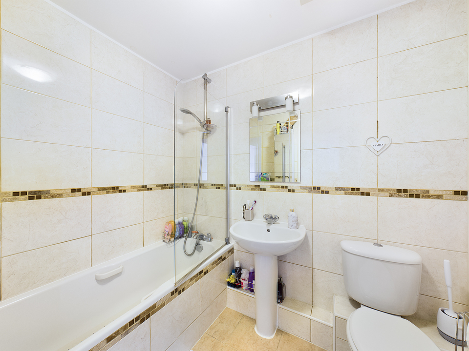 2 bed apartment for sale in Fryers Lane, High Wycombe  - Property Image 8
