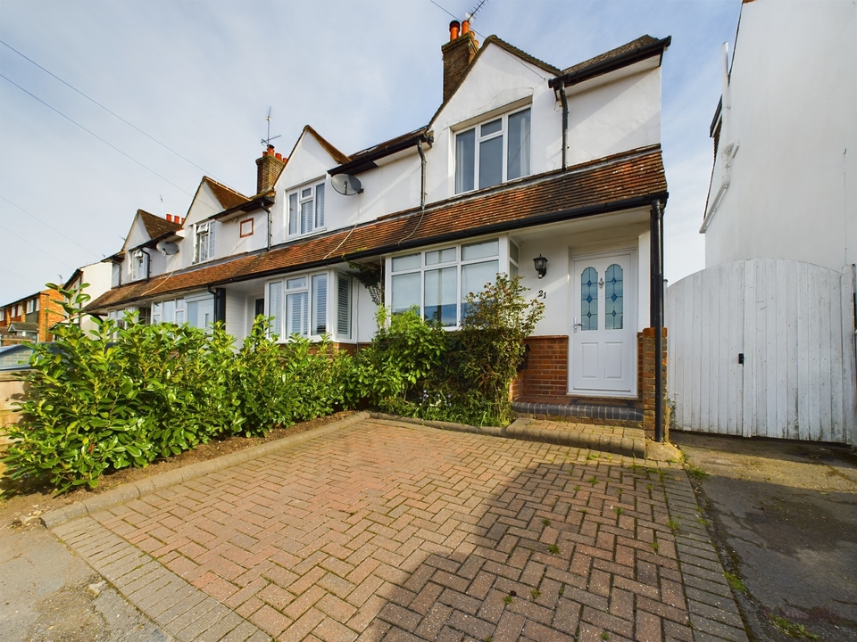 2 bed semi-detached house to rent in Sycamore Road, Chalfont St. Giles  - Property Image 1