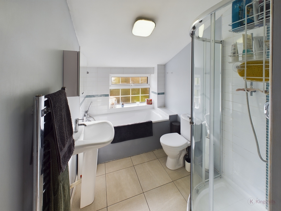 2 bed end of terrace house for sale in Station Road, High Wycombe  - Property Image 12