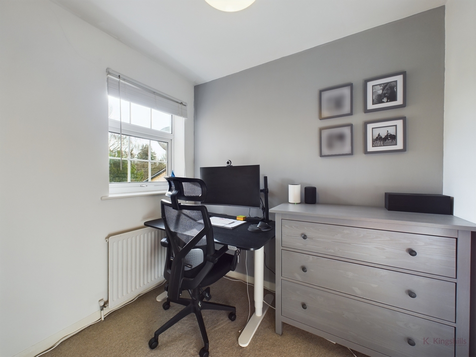2 bed end of terrace house for sale in Station Road, High Wycombe  - Property Image 8