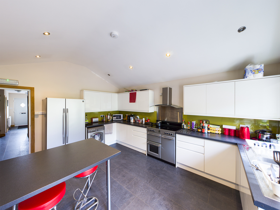 1 bed house of multiple occupation to rent in Guinions Road, High Wycombe  - Property Image 5